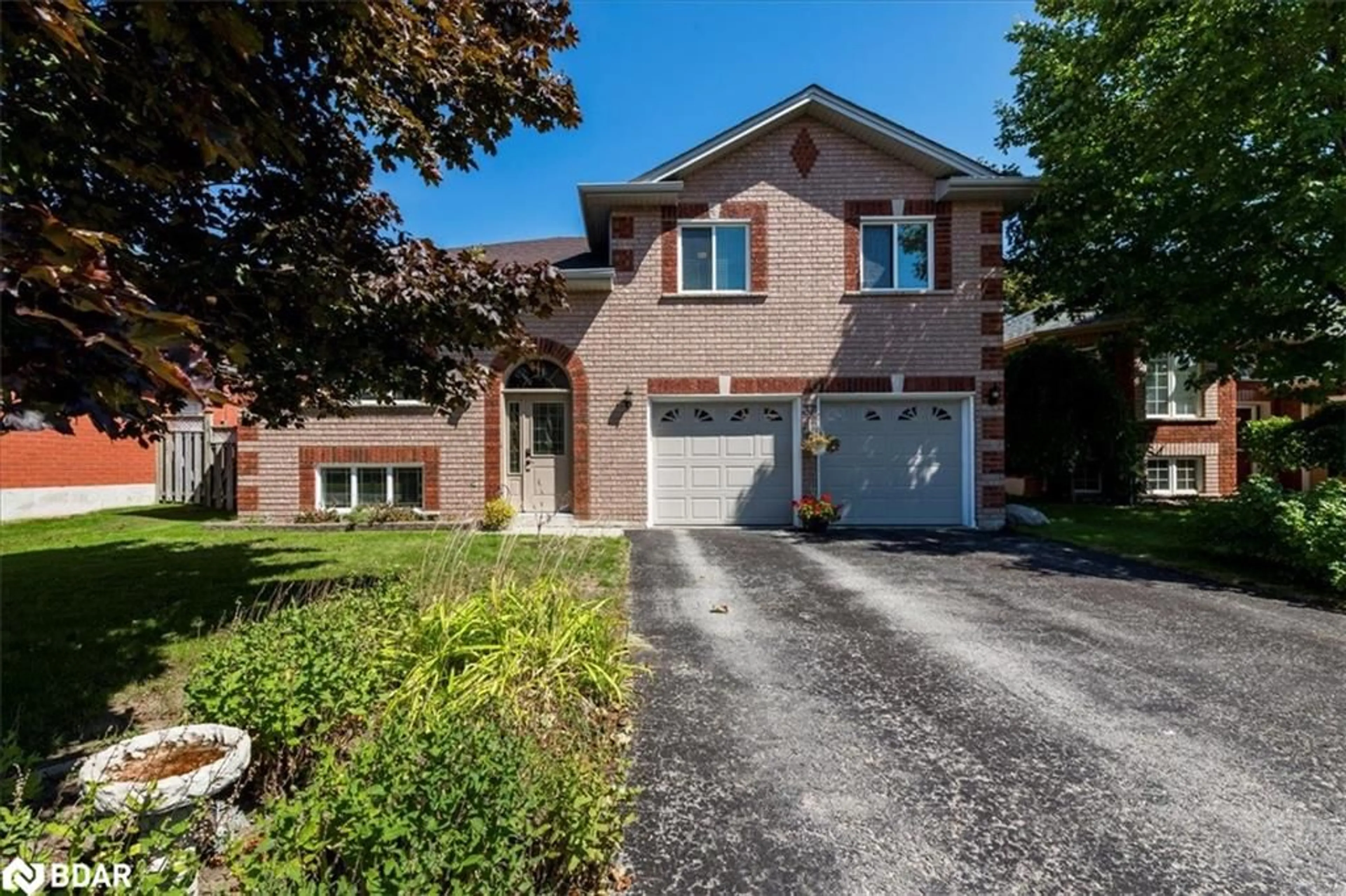 Home with brick exterior material, street for 37 Marsellus Dr, Barrie Ontario L4N 8S6