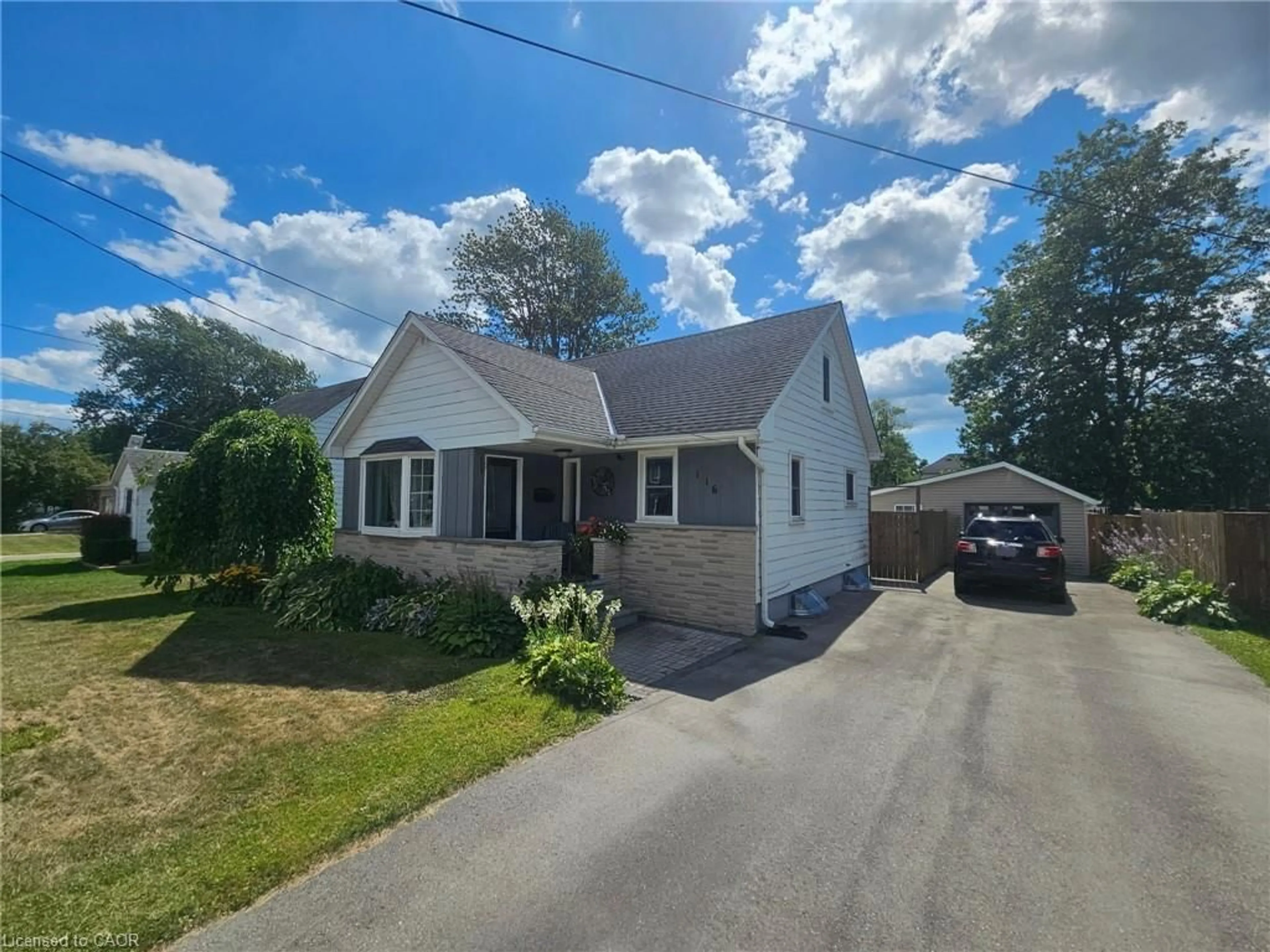 A pic from outside/outdoor area/front of a property/back of a property/a pic from drone, street for 116 Fairview Ave, Dunnville Ontario N1A 1B1
