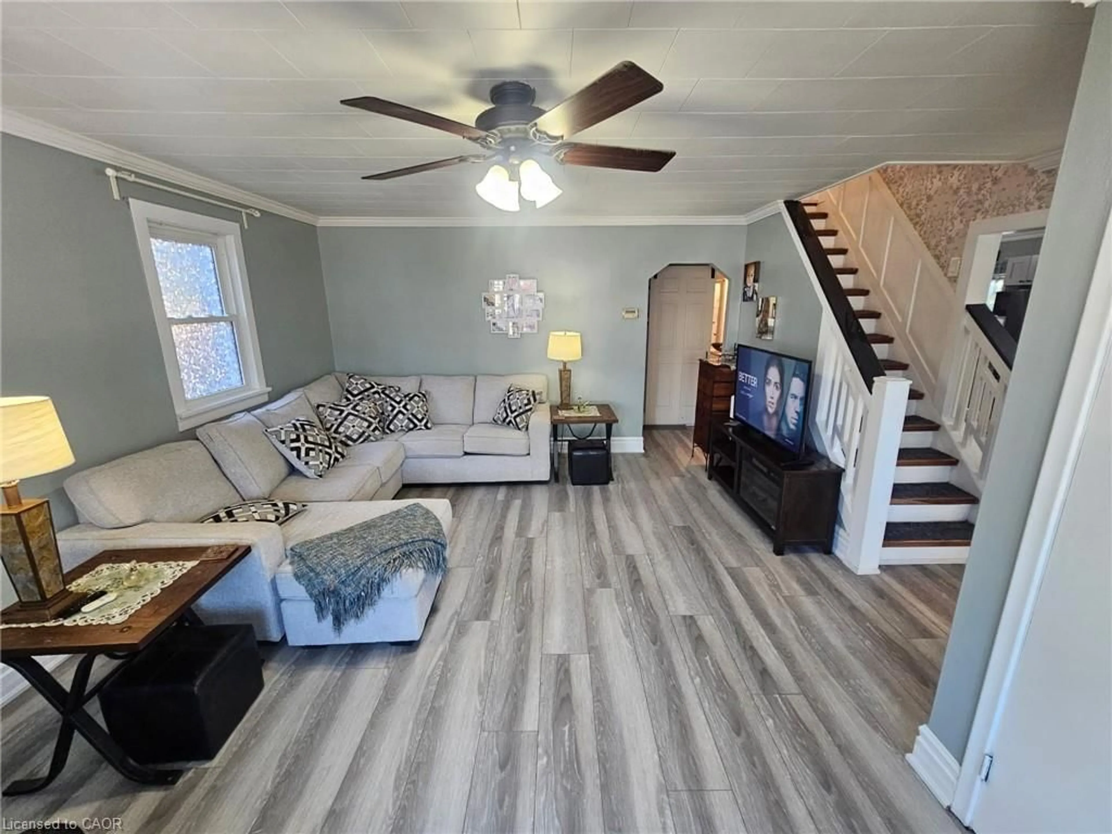 Living room with furniture, unknown for 116 Fairview Ave, Dunnville Ontario N1A 1B1