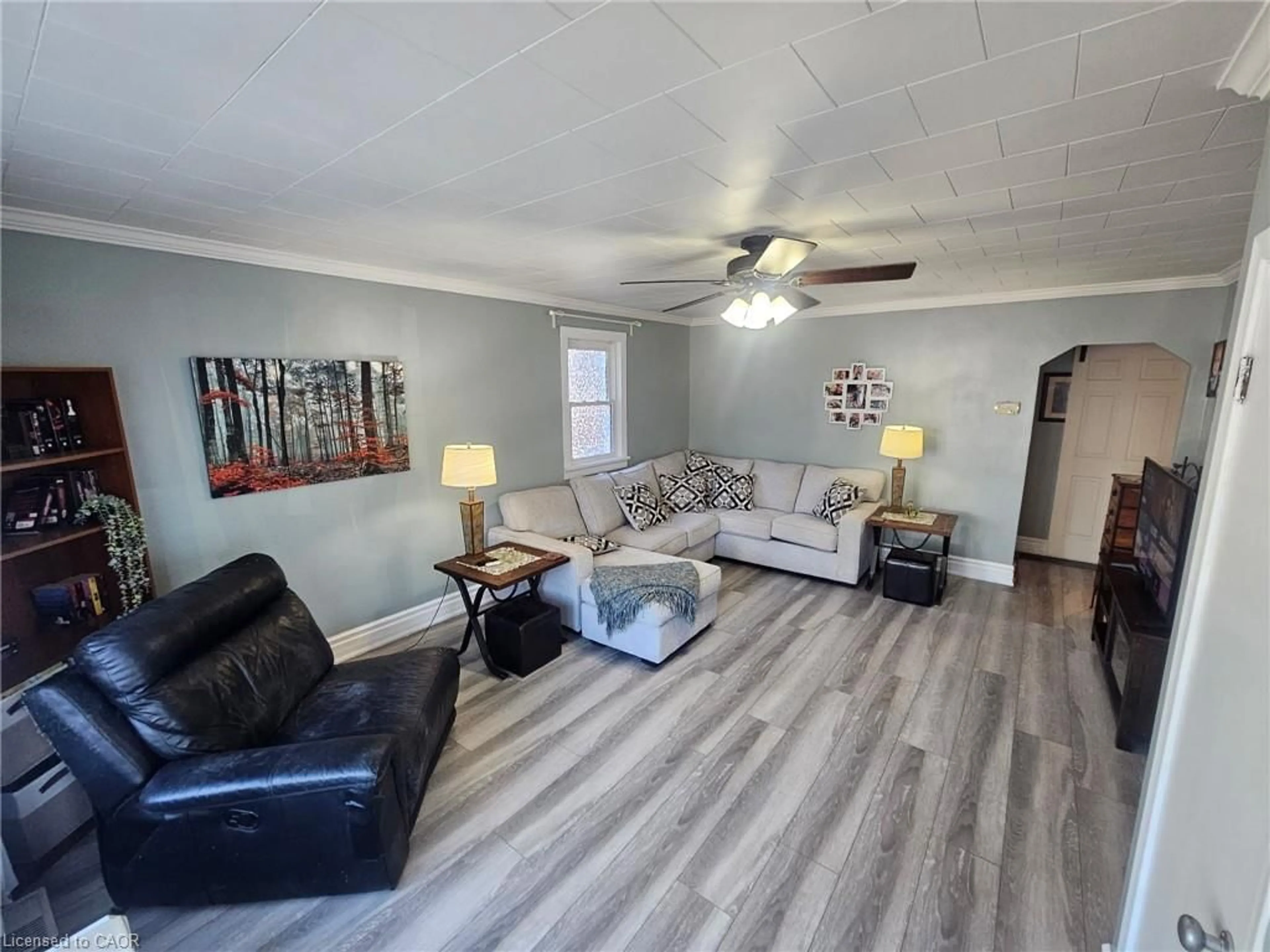 Living room with furniture, unknown for 116 Fairview Ave, Dunnville Ontario N1A 1B1