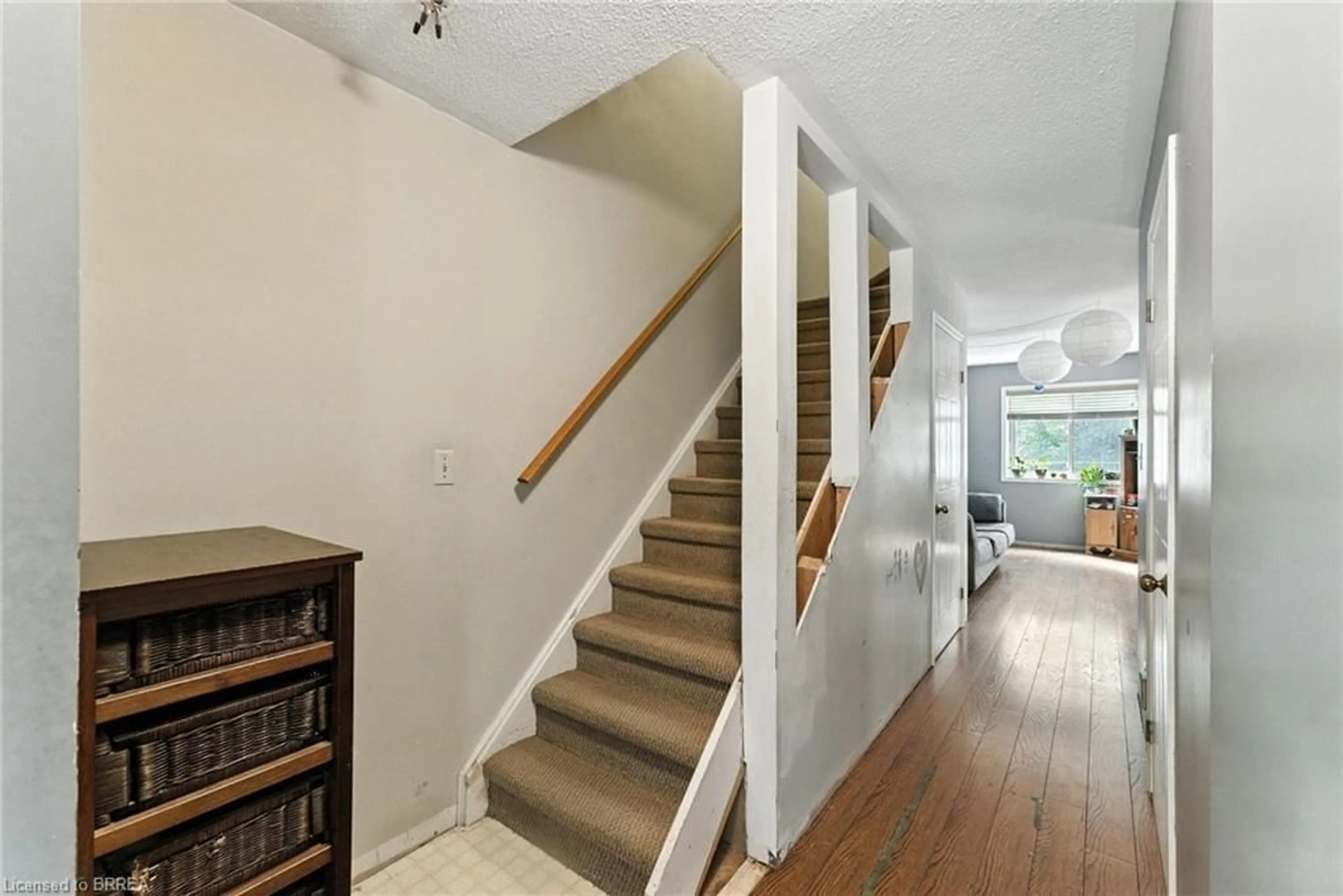 Unknown for 16 Graystone Crt, Paris Ontario N3L 3Y1
