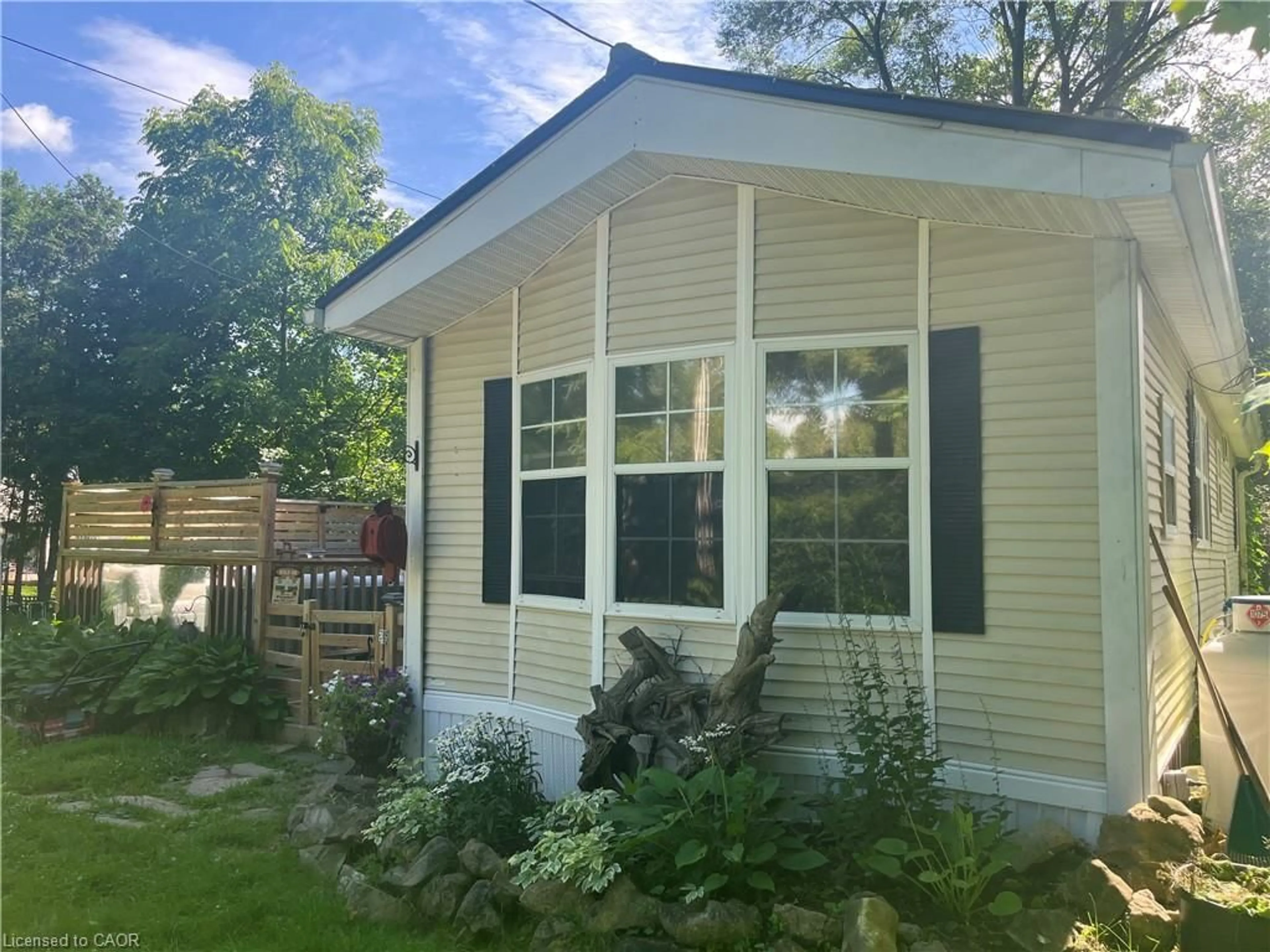 Home with vinyl exterior material, street for 9 Pepper Rd, Freelton Ontario N0B 2J0