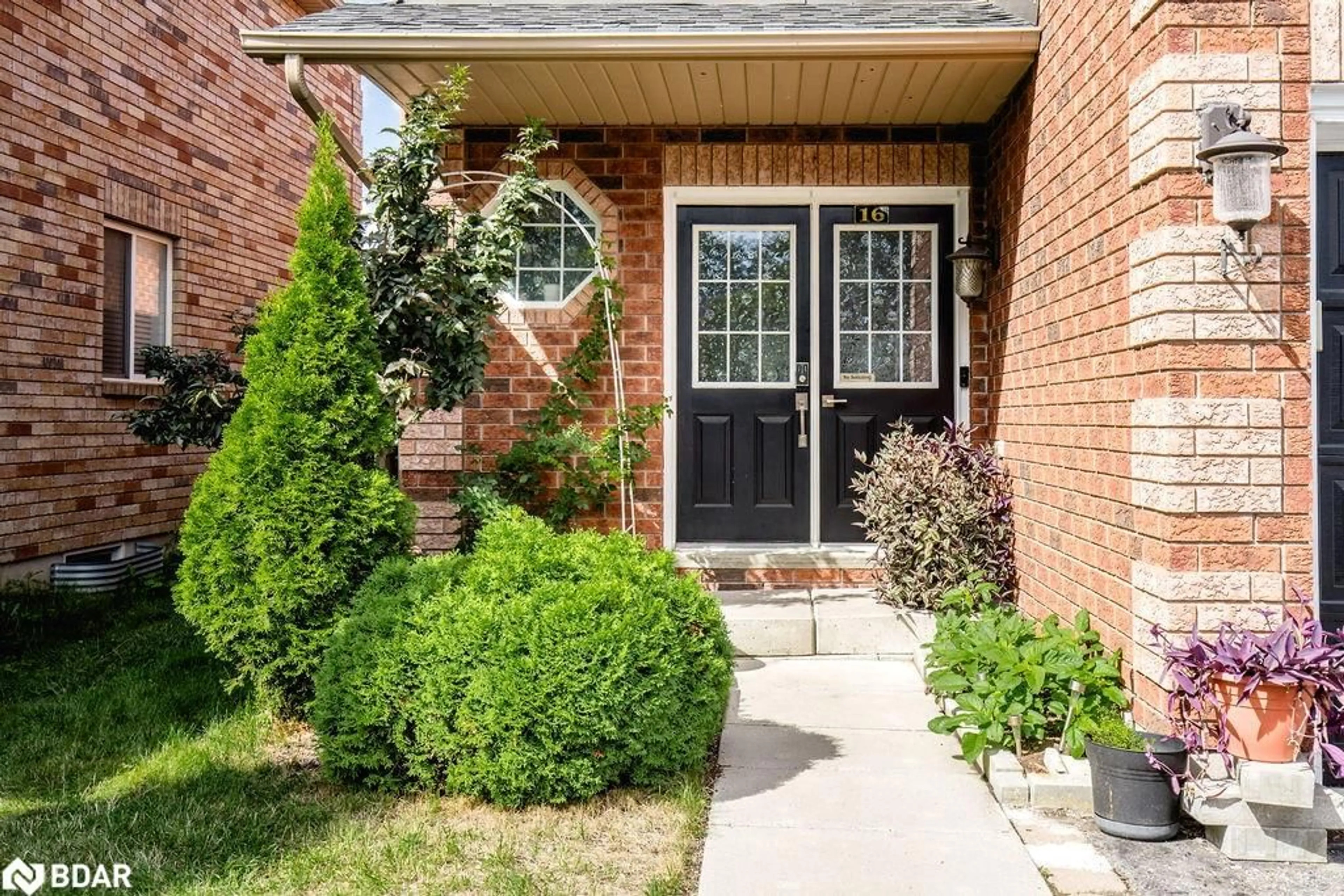 Home with brick exterior material, street for 16 Bartor Blvd, Barrie Ontario L4N 5Y6