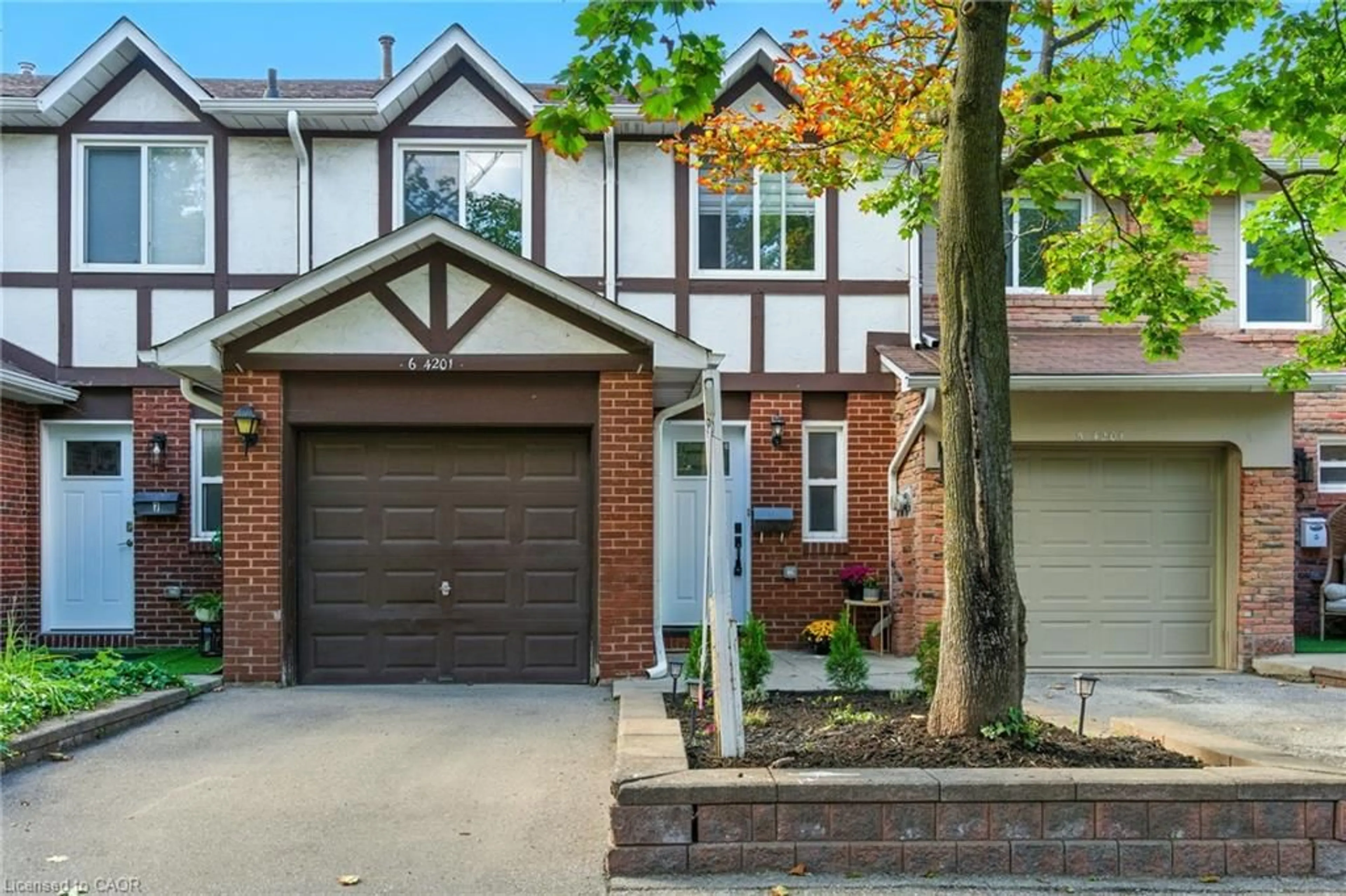 Home with brick exterior material, street for 4201 Longmoor Dr #6, Burlington Ontario L7L 5J9