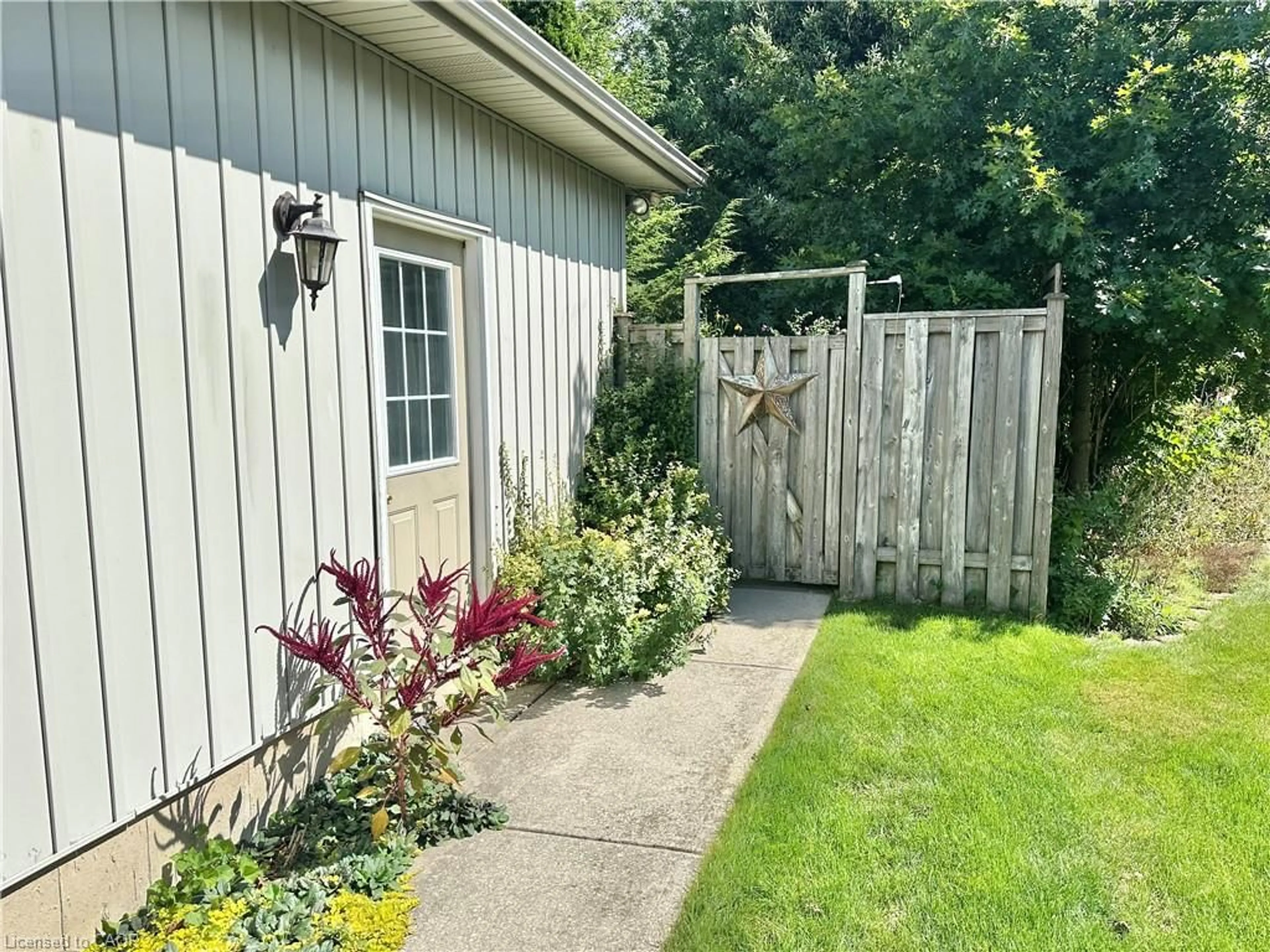 Unknown for 21 Wembley Crt, Simcoe Ontario N3Y 5L9