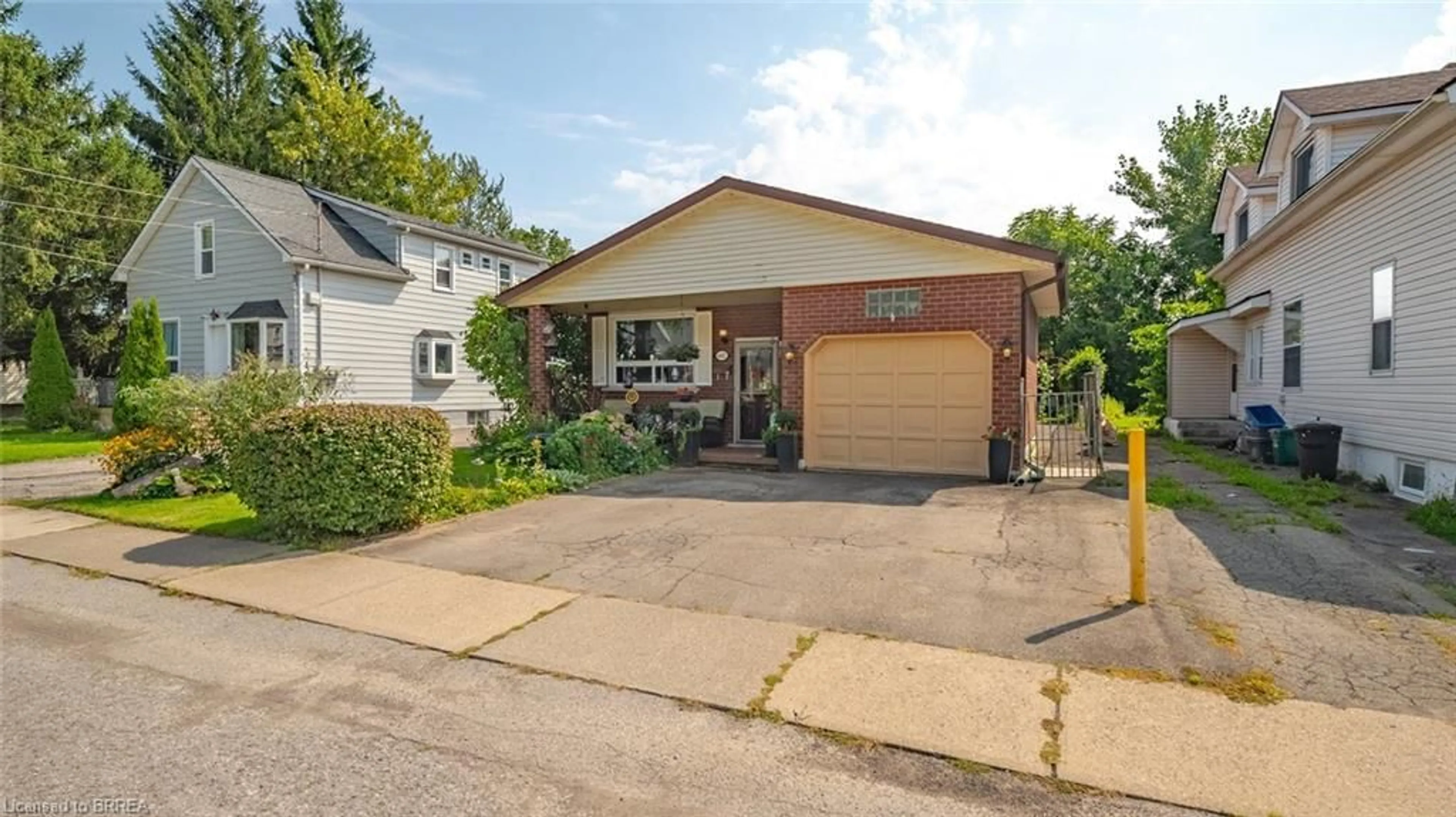 Home with brick exterior material, street for 6442 Taylor St, Niagara Falls Ontario L2G 2G1