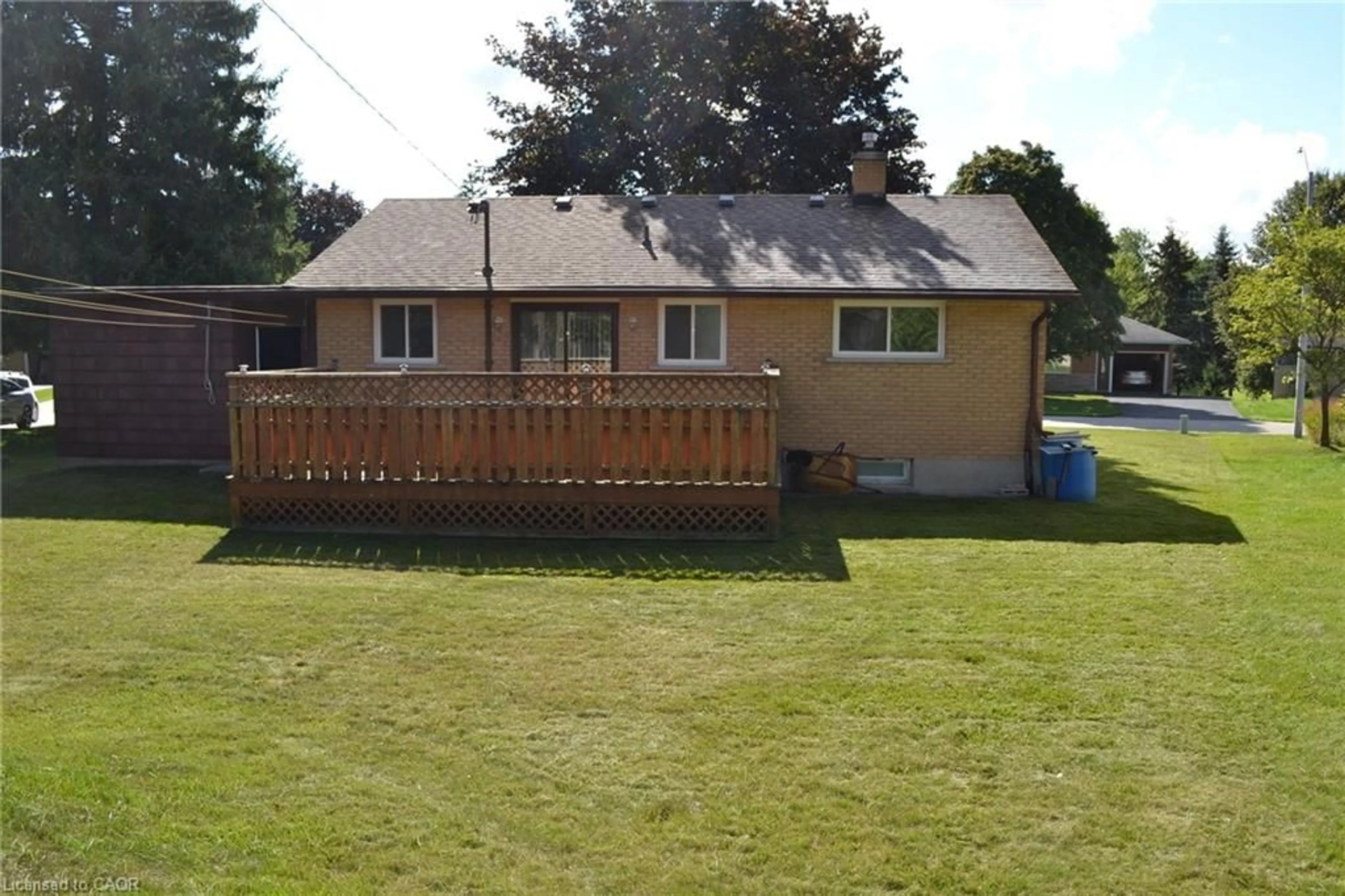 A pic from outside/outdoor area/front of a property/back of a property/a pic from drone, unknown for 4 Weigel Ave, Elmira Ontario N3B 1M1