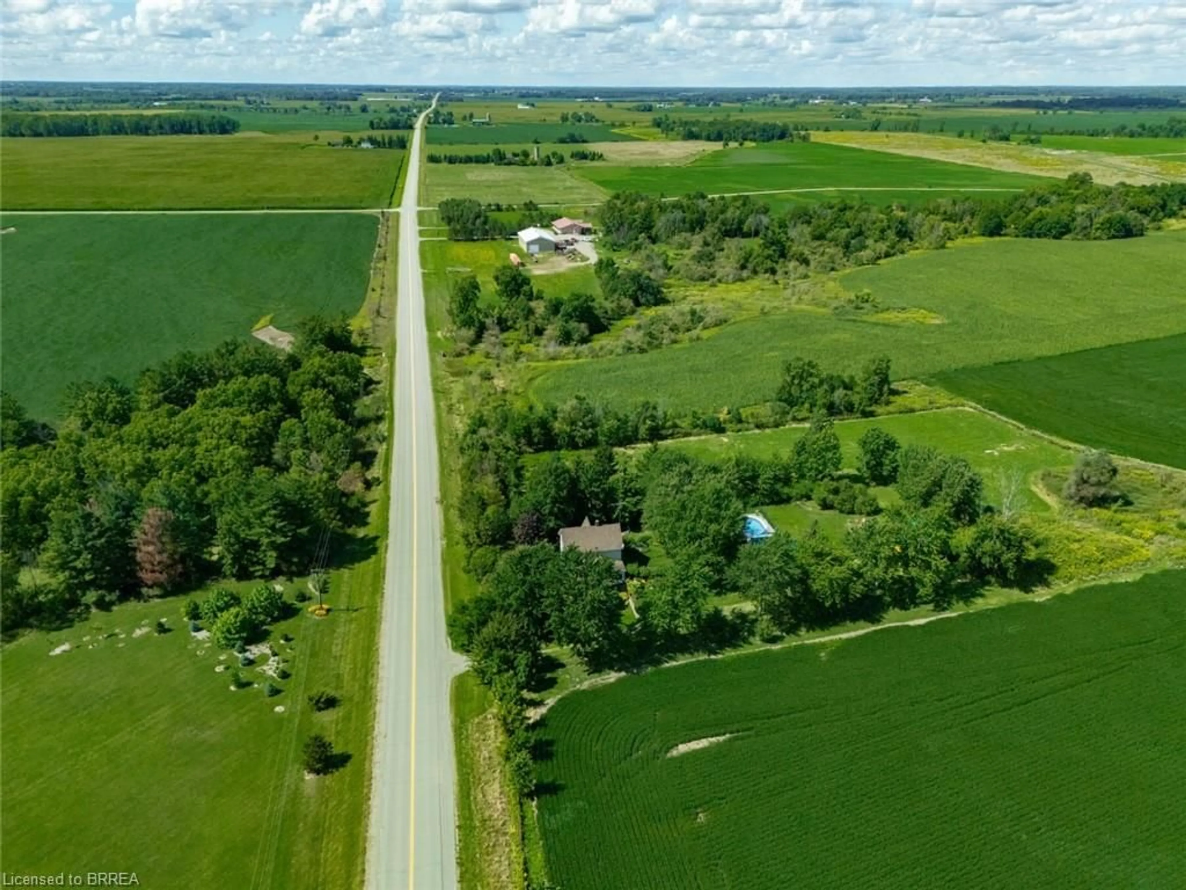 A pic from outside/outdoor area/front of a property/back of a property/a pic from drone, street for 21266 Thames Rd, Appin Ontario N0L 1A0