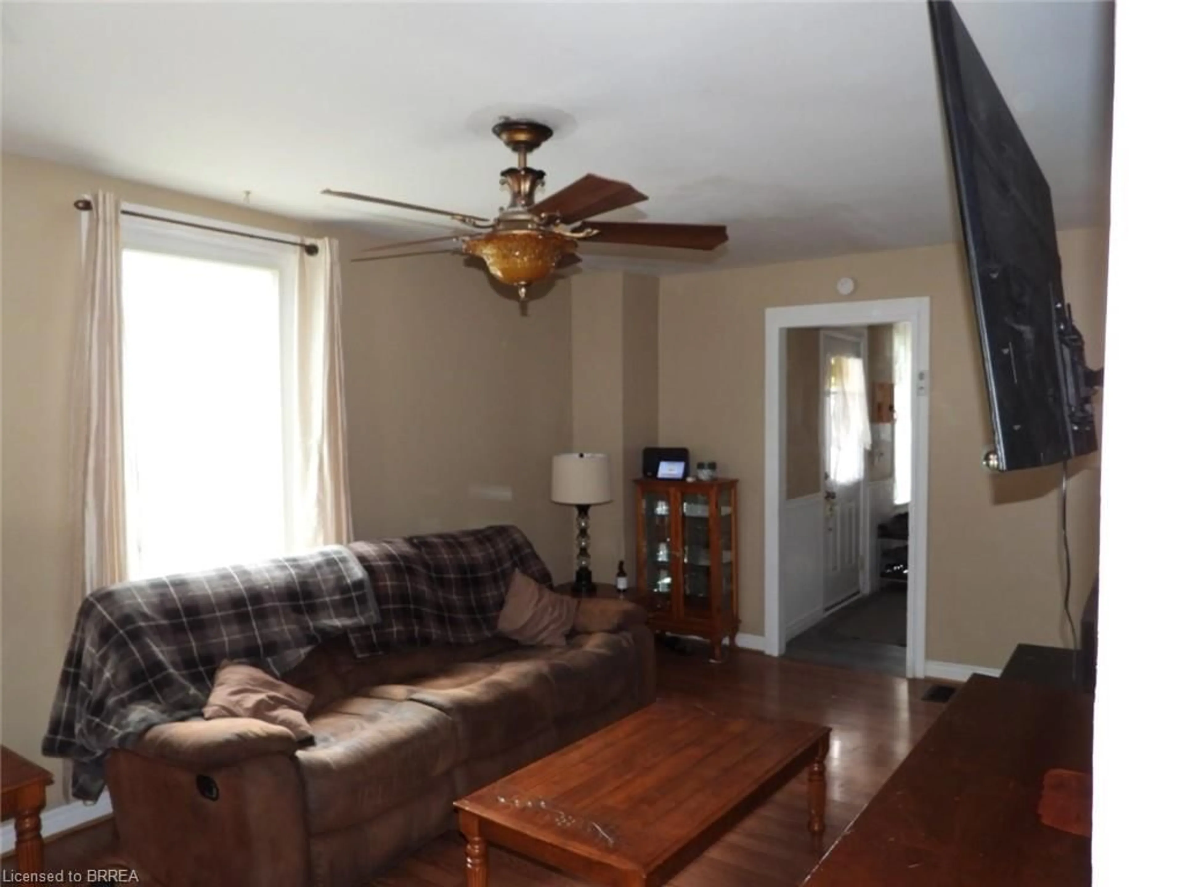Living room with furniture, unknown for 9 Superior St, Brantford Ontario N3S 2J9