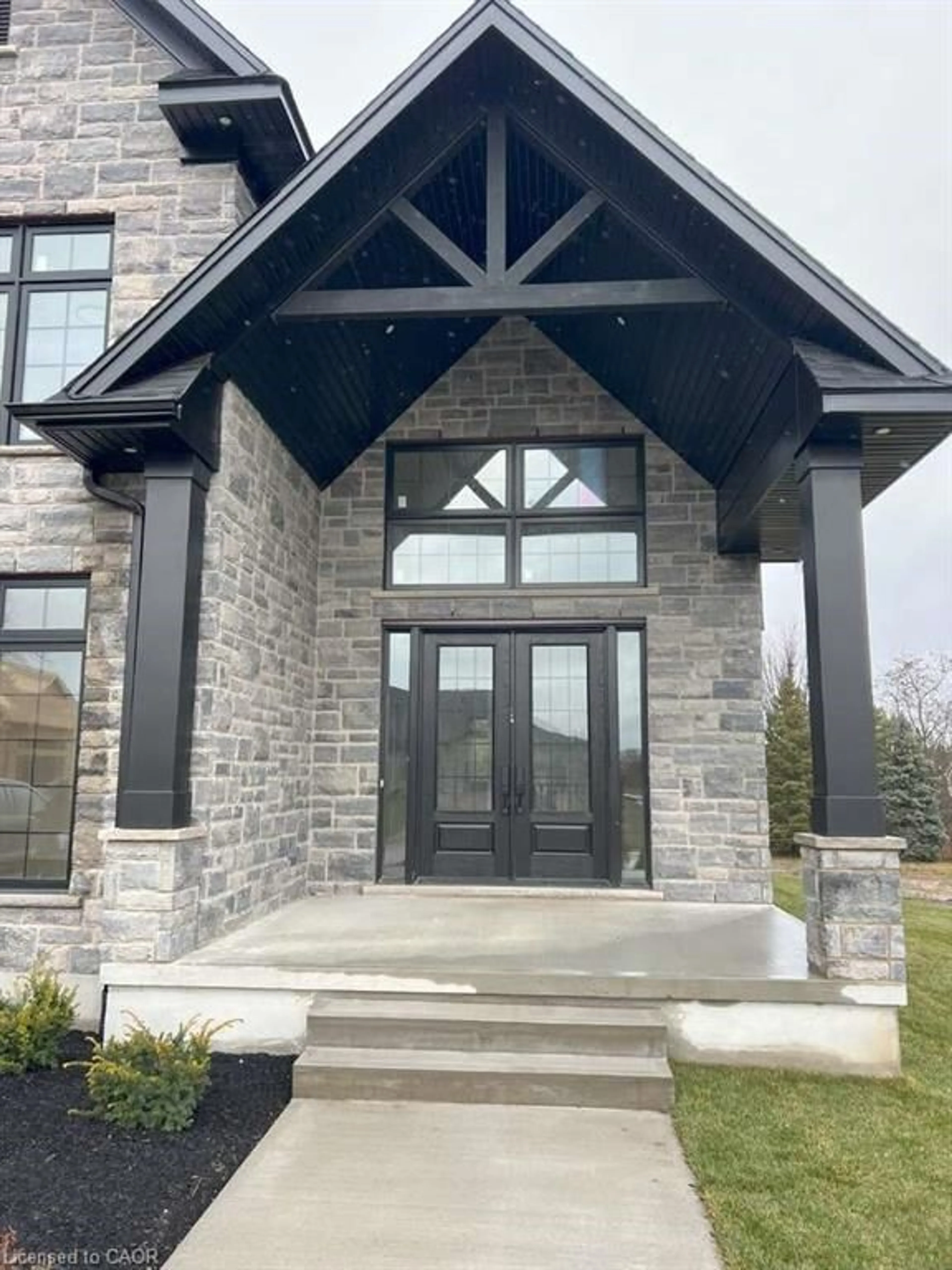 Indoor entryway for 62 George St, Bright Ontario N0J 1B0