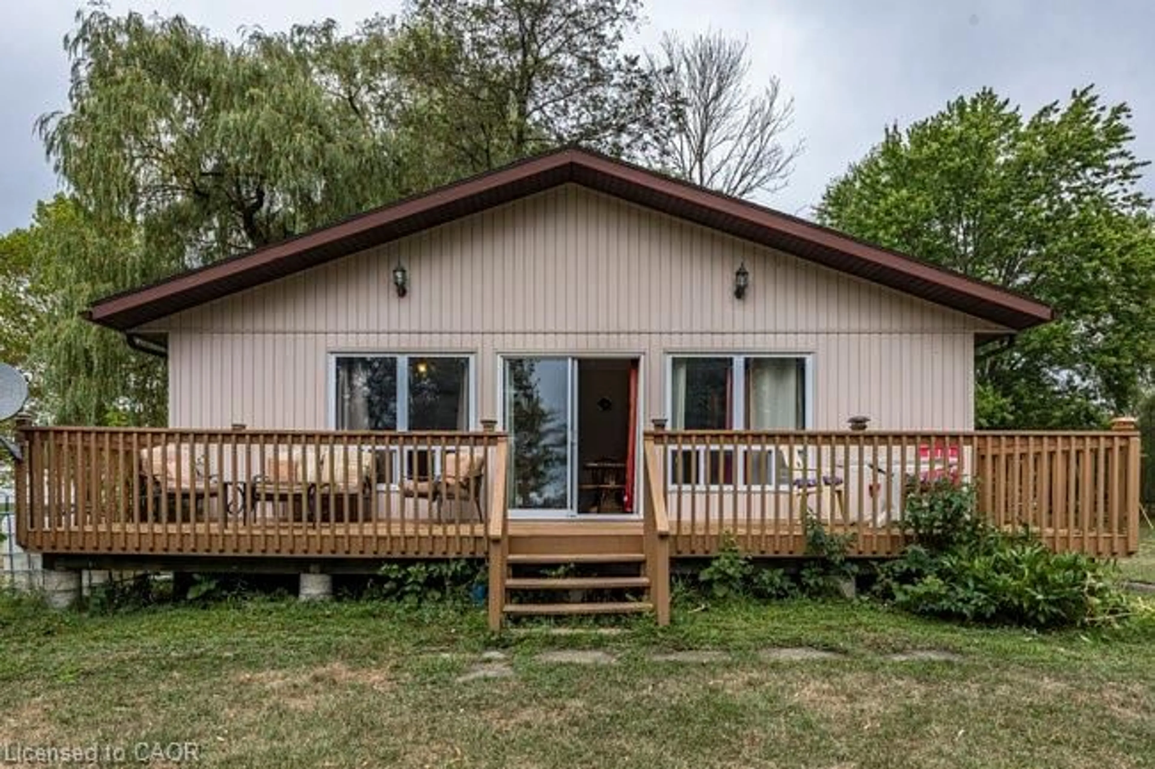 Home with vinyl exterior material, unknown for 8380 Highway 3, Dunnville Ontario N1A 2W4