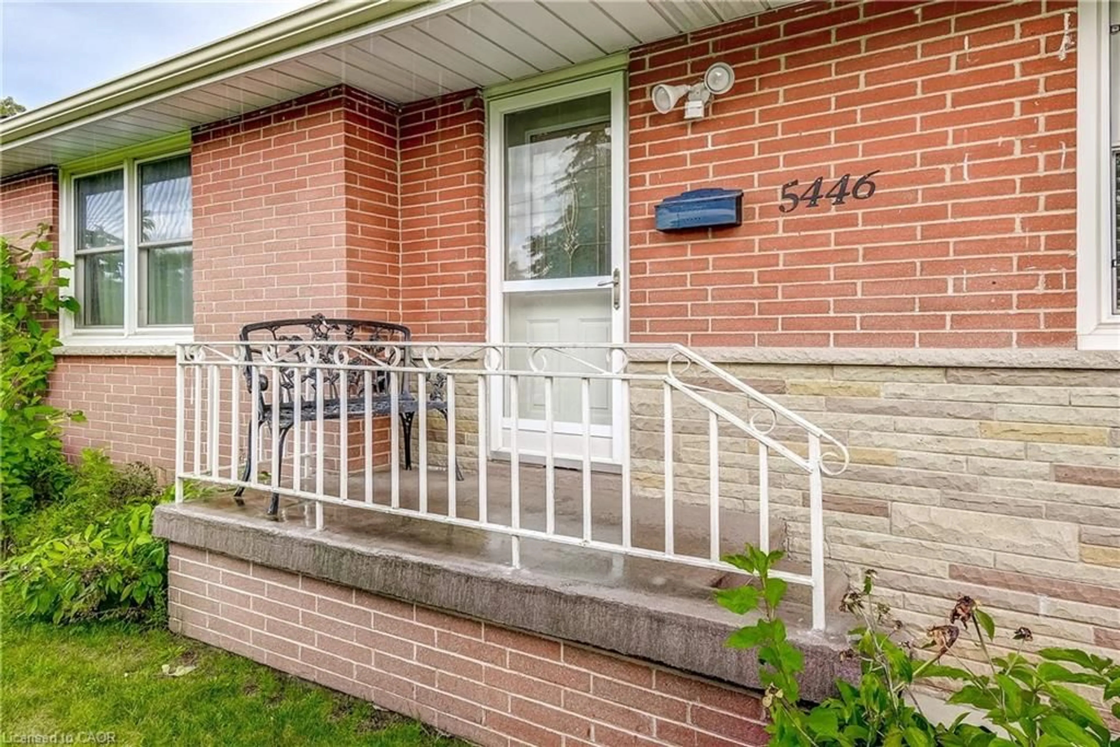 Home with brick exterior material, street for 5446 Calvert Pl, Burlington Ontario L7L 3H7