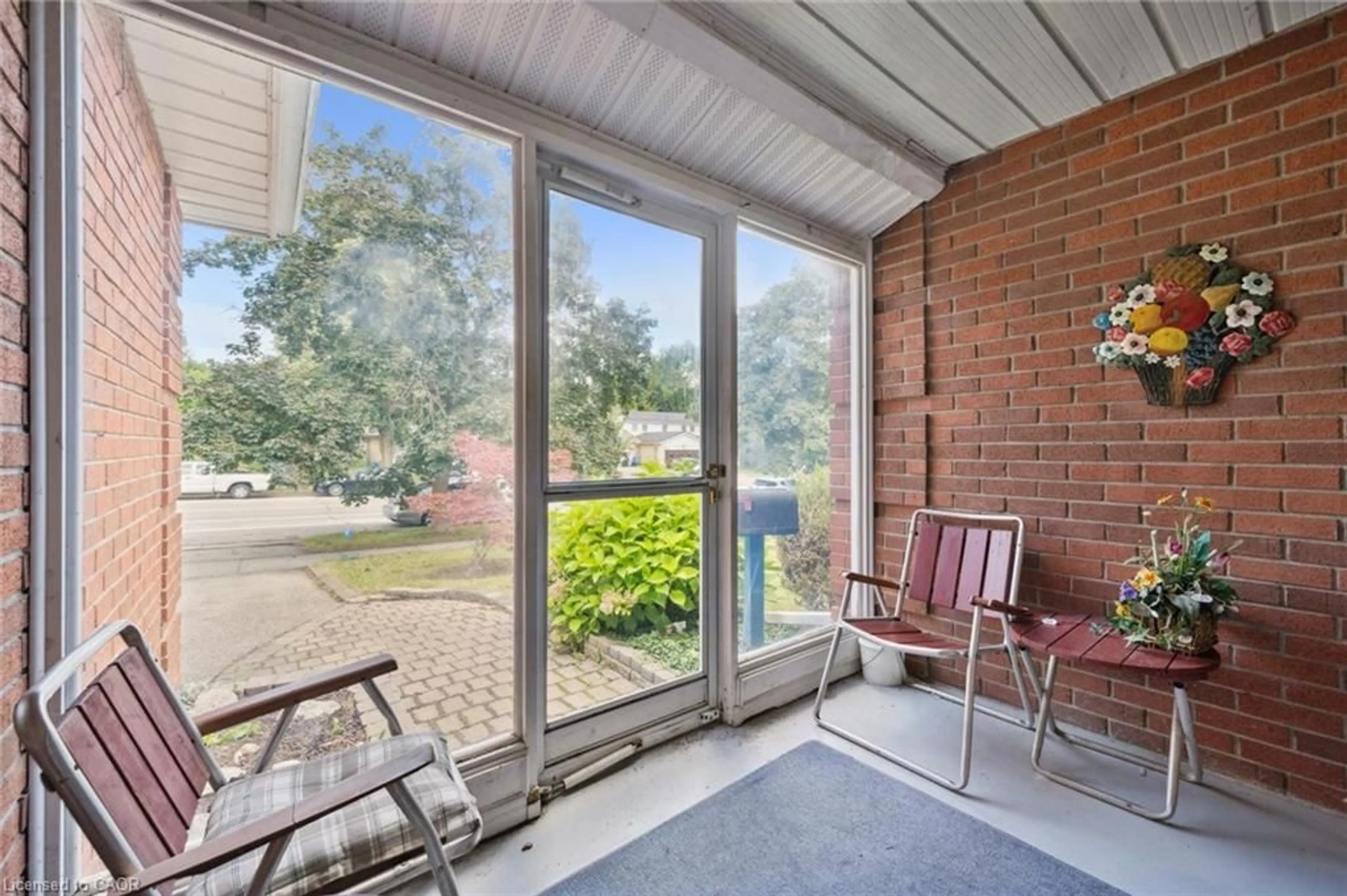 Patio, street for 282 Westheights Dr, Kitchener Ontario N2N 1J9