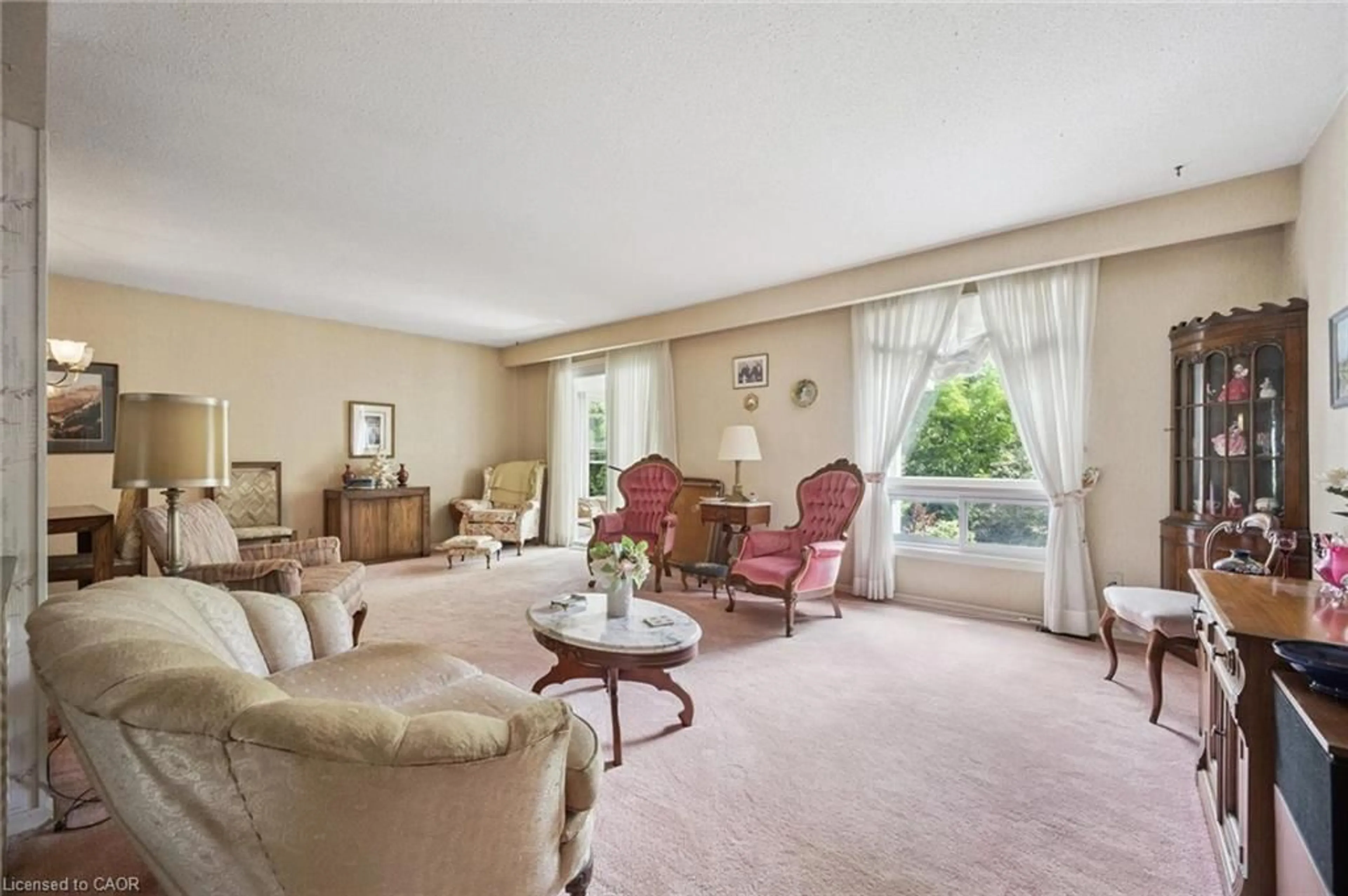 Living room with furniture, unknown for 282 Westheights Dr, Kitchener Ontario N2N 1J9