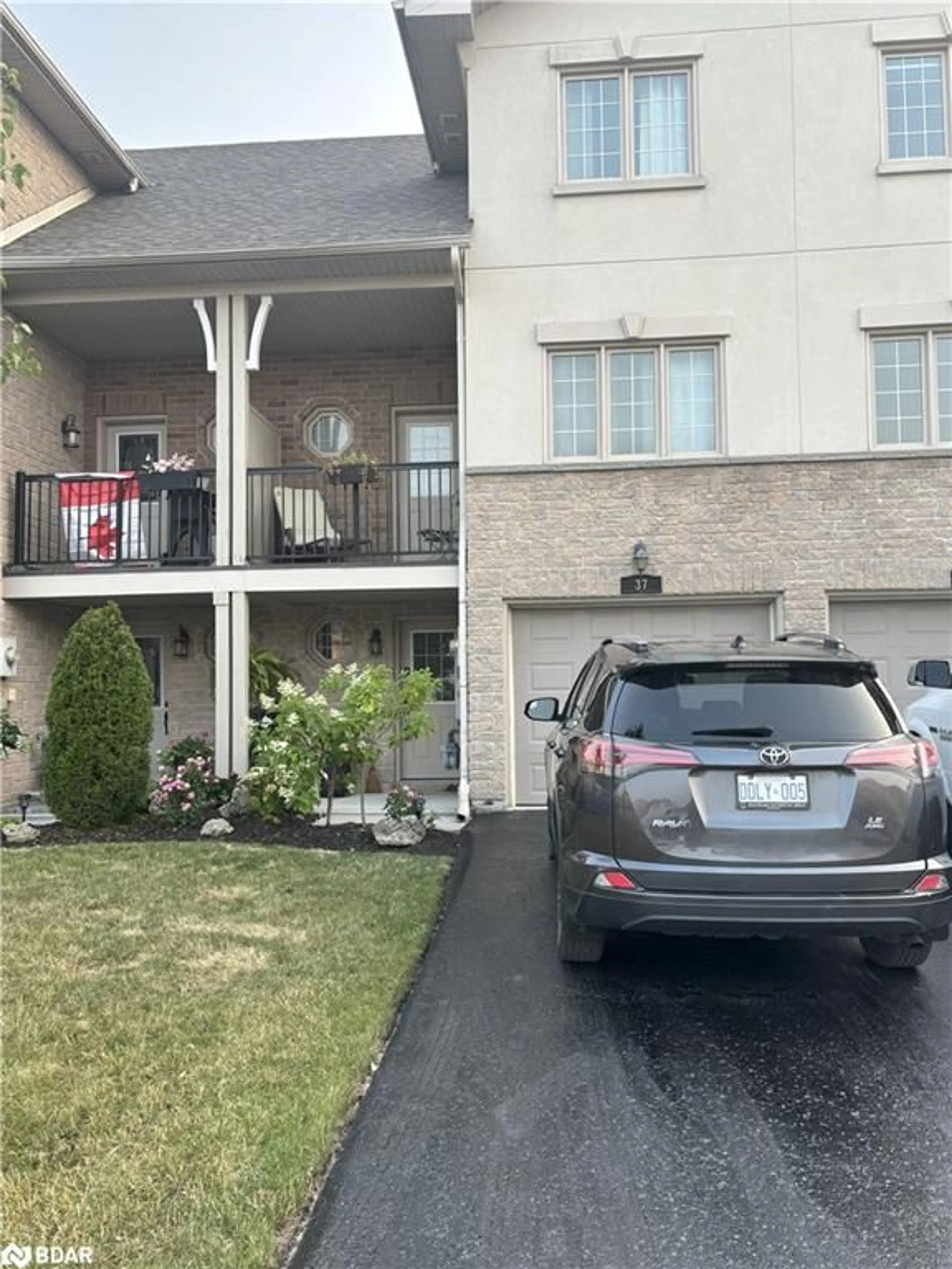 Patio, street for 175 Stanley Street St #37, Barrie Ontario L4M 0G2