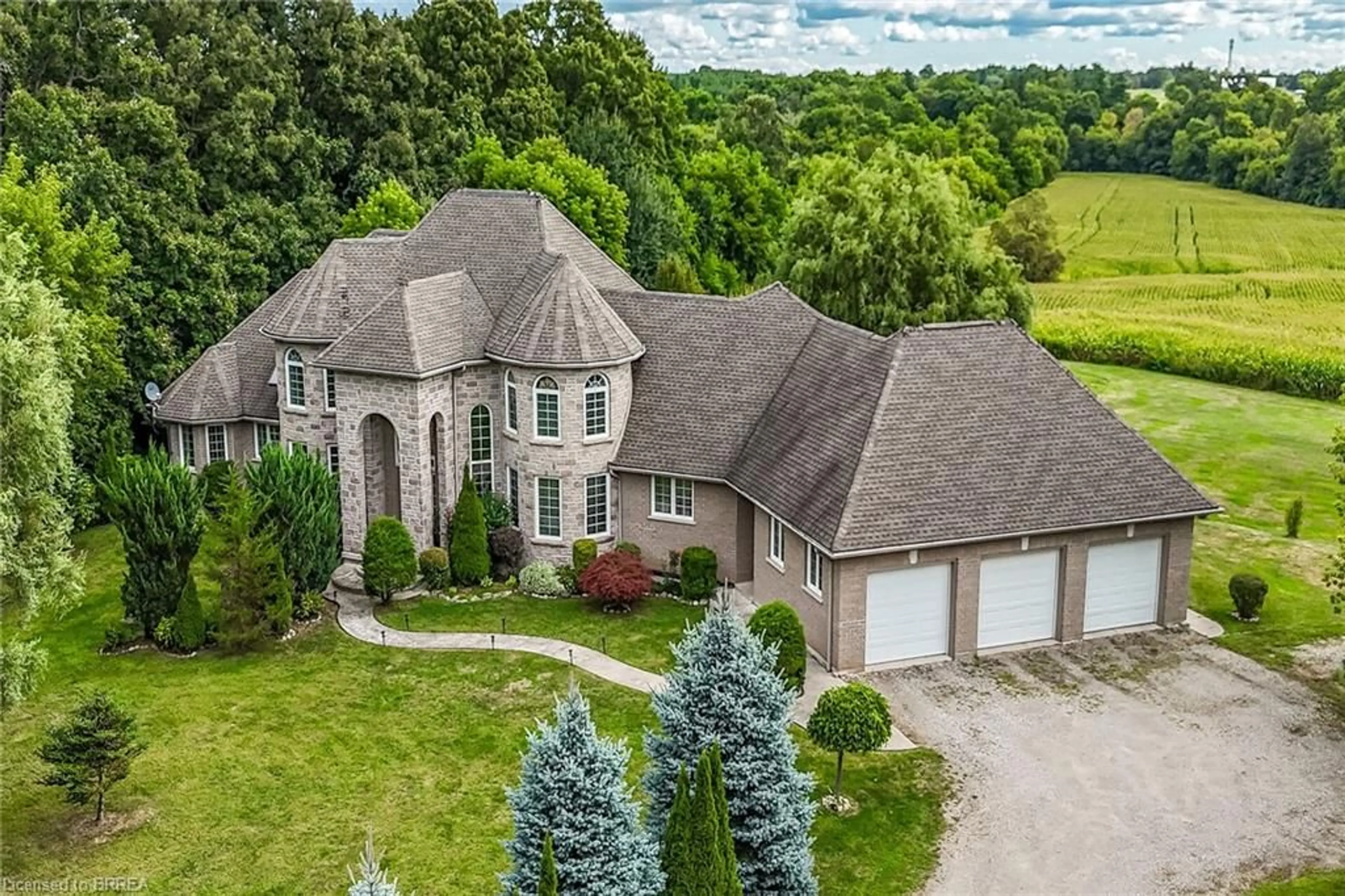 A pic from outside/outdoor area/front of a property/back of a property/a pic from drone, street for 329 Johnson Rd, Brantford Ontario N3T 5M1