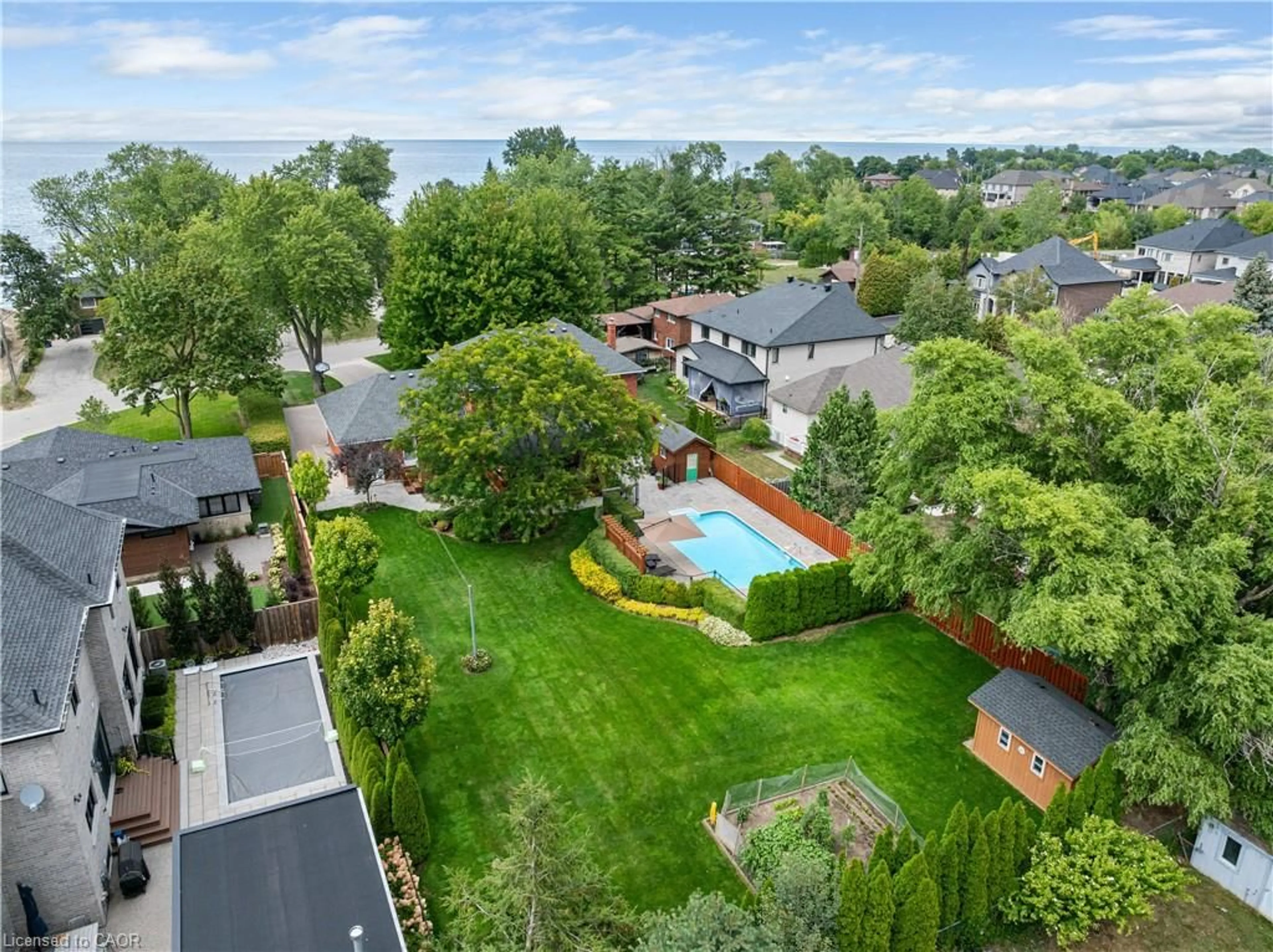 A pic from outside/outdoor area/front of a property/back of a property/a pic from drone, water/lake/river/ocean view for 22 Wendakee Dr, Hamilton Ontario L8E 5T3