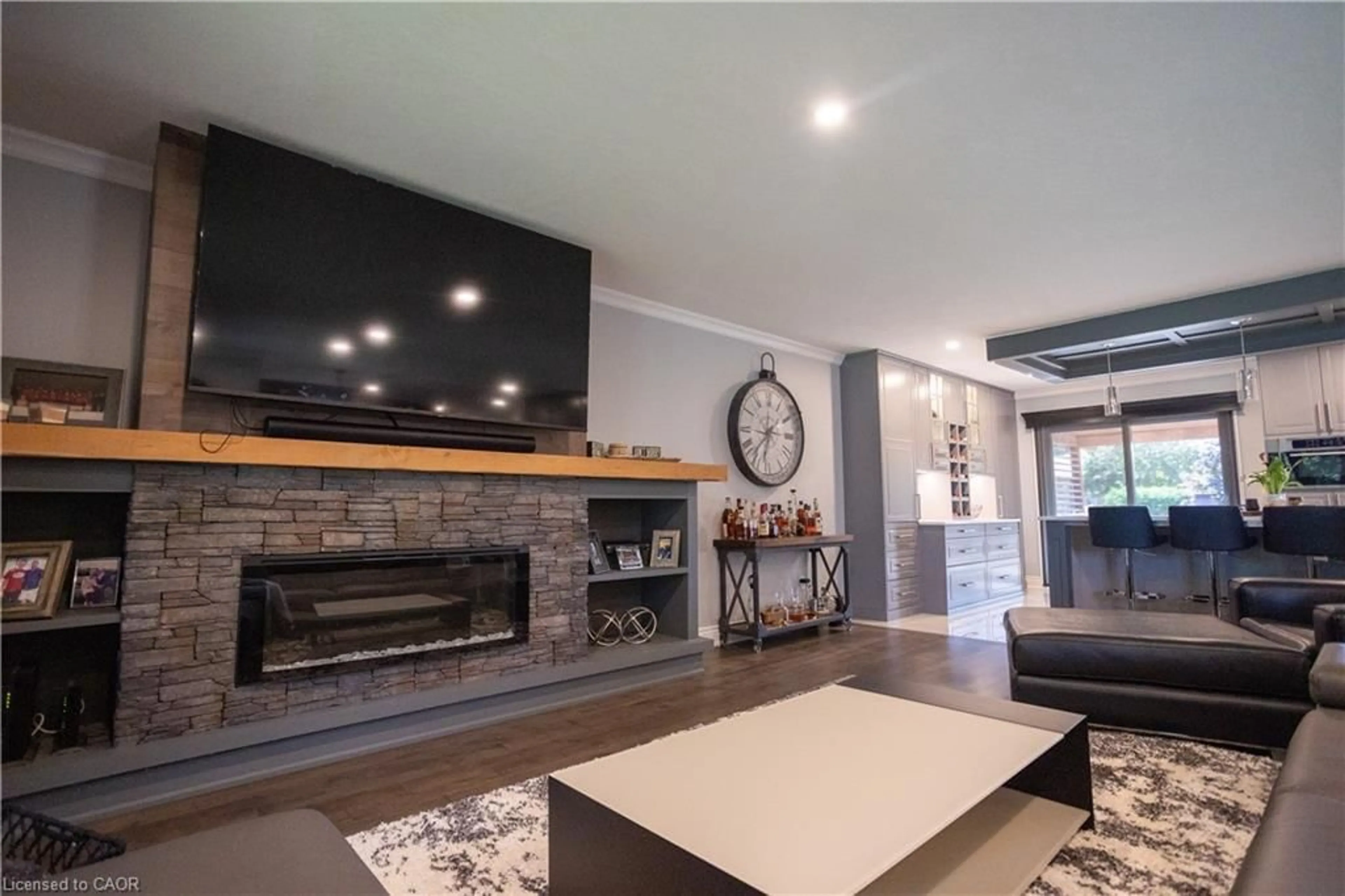 Living room with furniture, unknown for 96 Second Ave, Delhi Ontario N4B 1E5