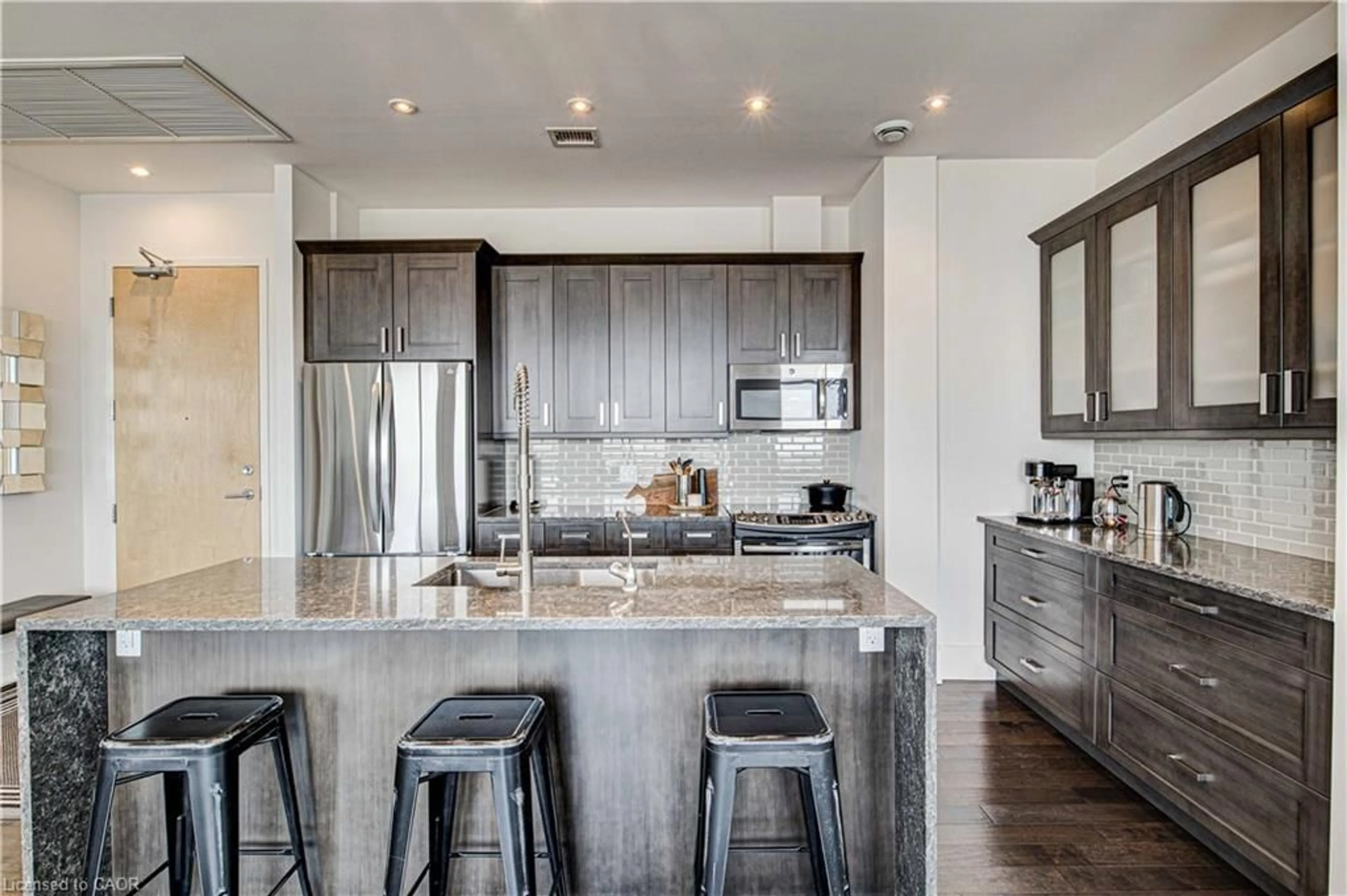 Contemporary kitchen, unknown for 1 Victoria St #1902, Kitchener Ontario N2G 0B5