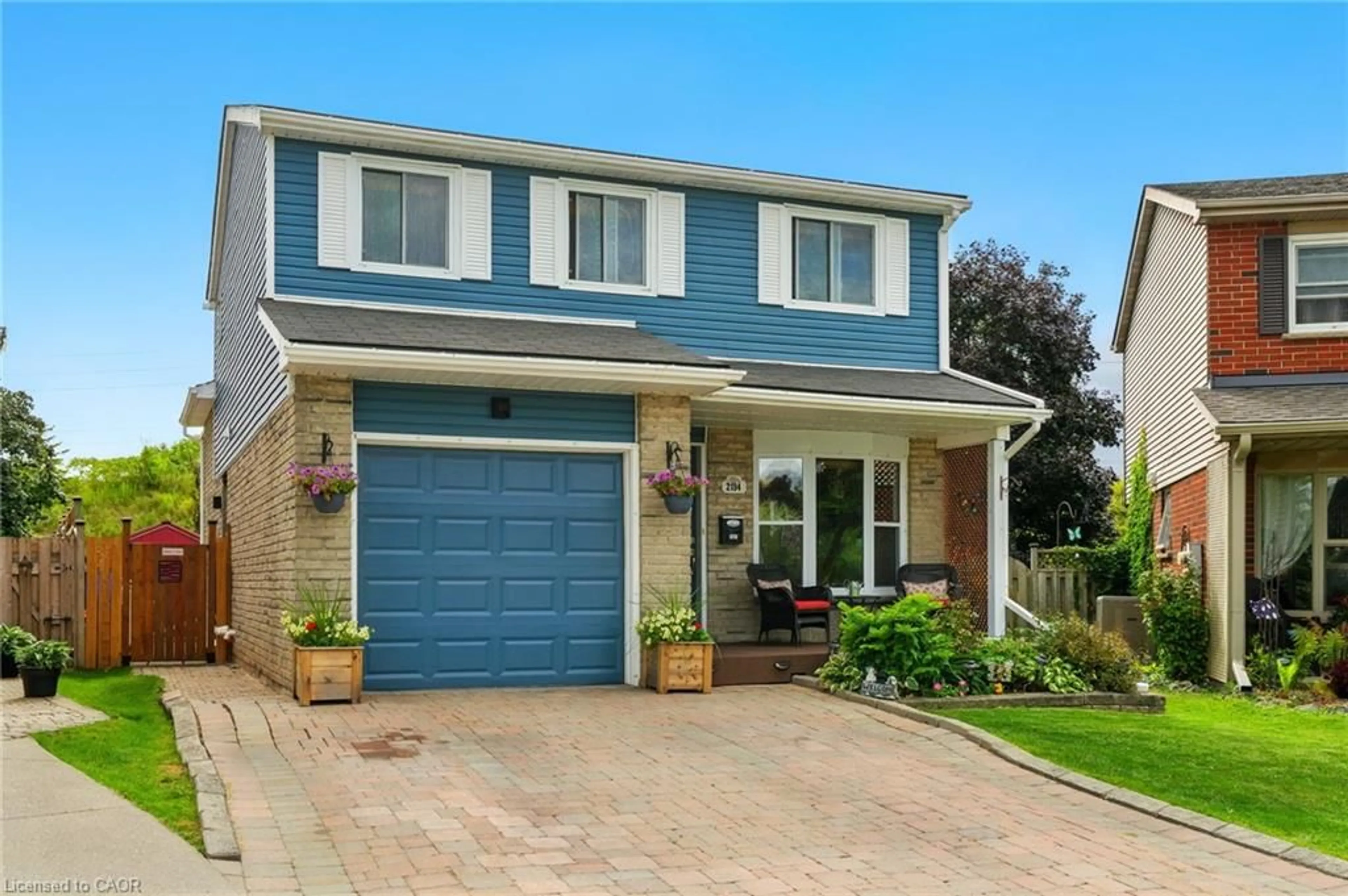 Home with brick exterior material, street for 2194 Silverbirch Crt, Burlington Ontario L7M 3H7