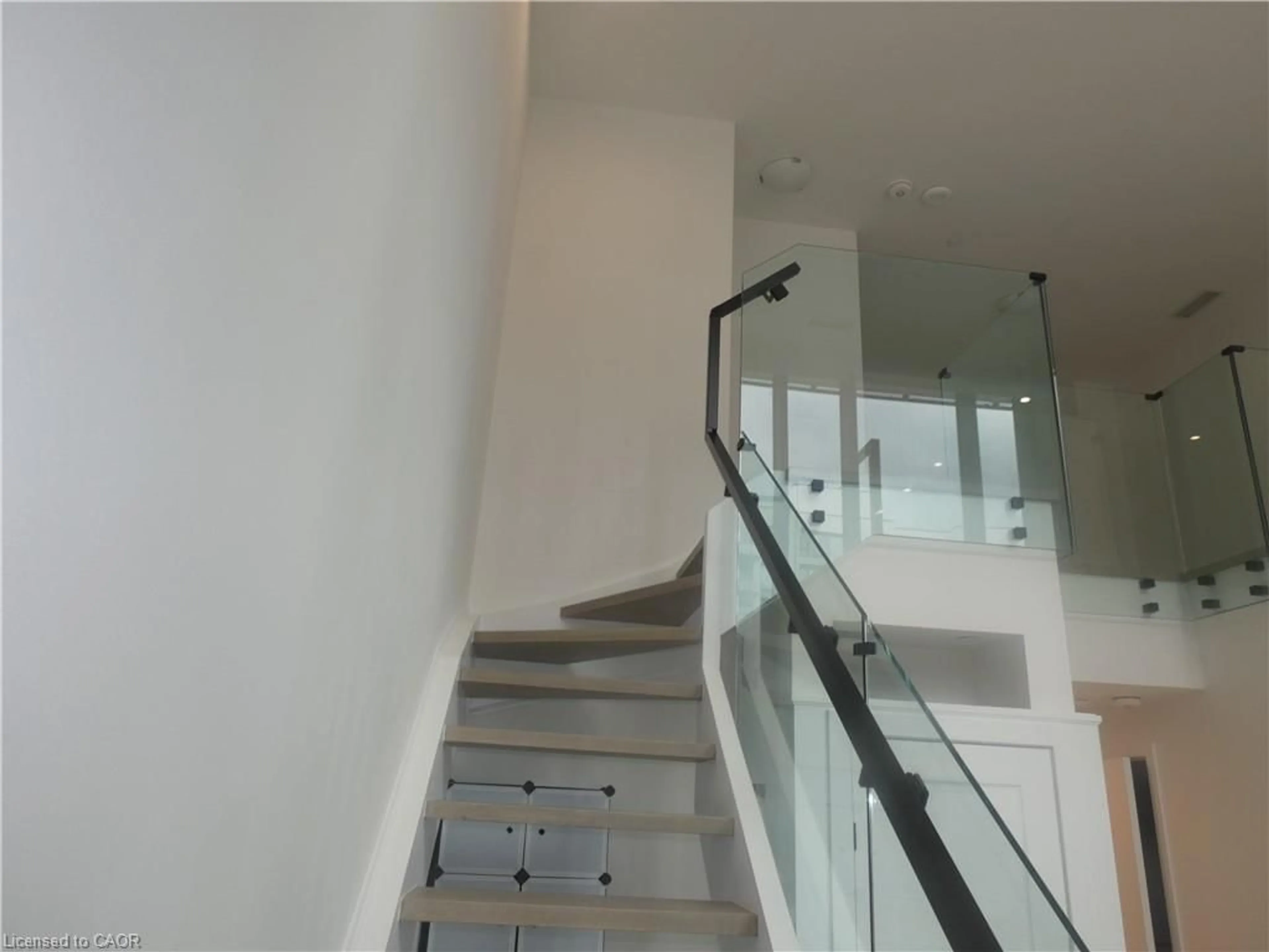 Stairs for 2450 Old Bronte Road Rd #112, Oakville Ontario L6M 5P6