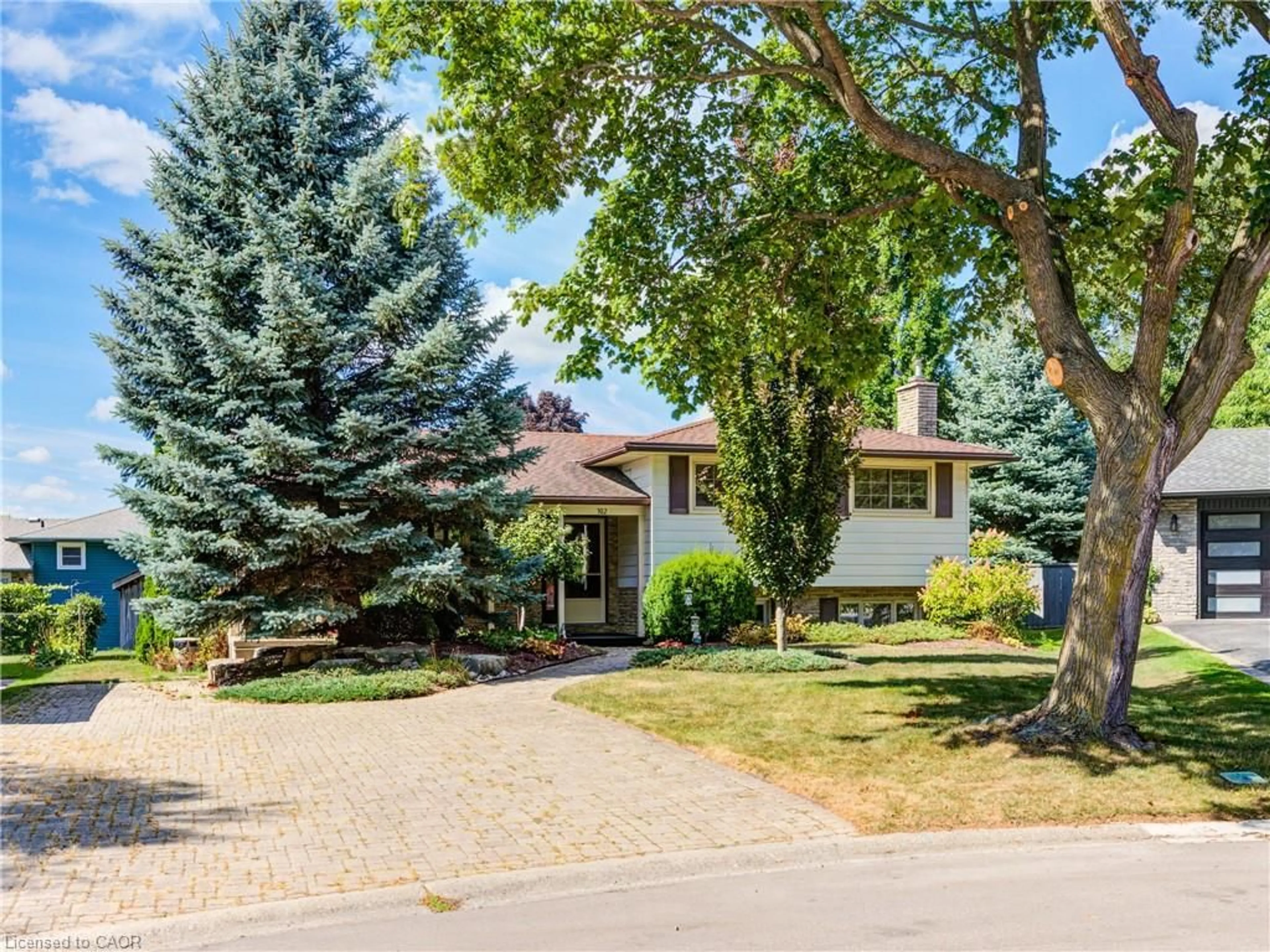 Home with brick exterior material, street for 302 Borden Crt, Woodstock Ontario N4S 8E4