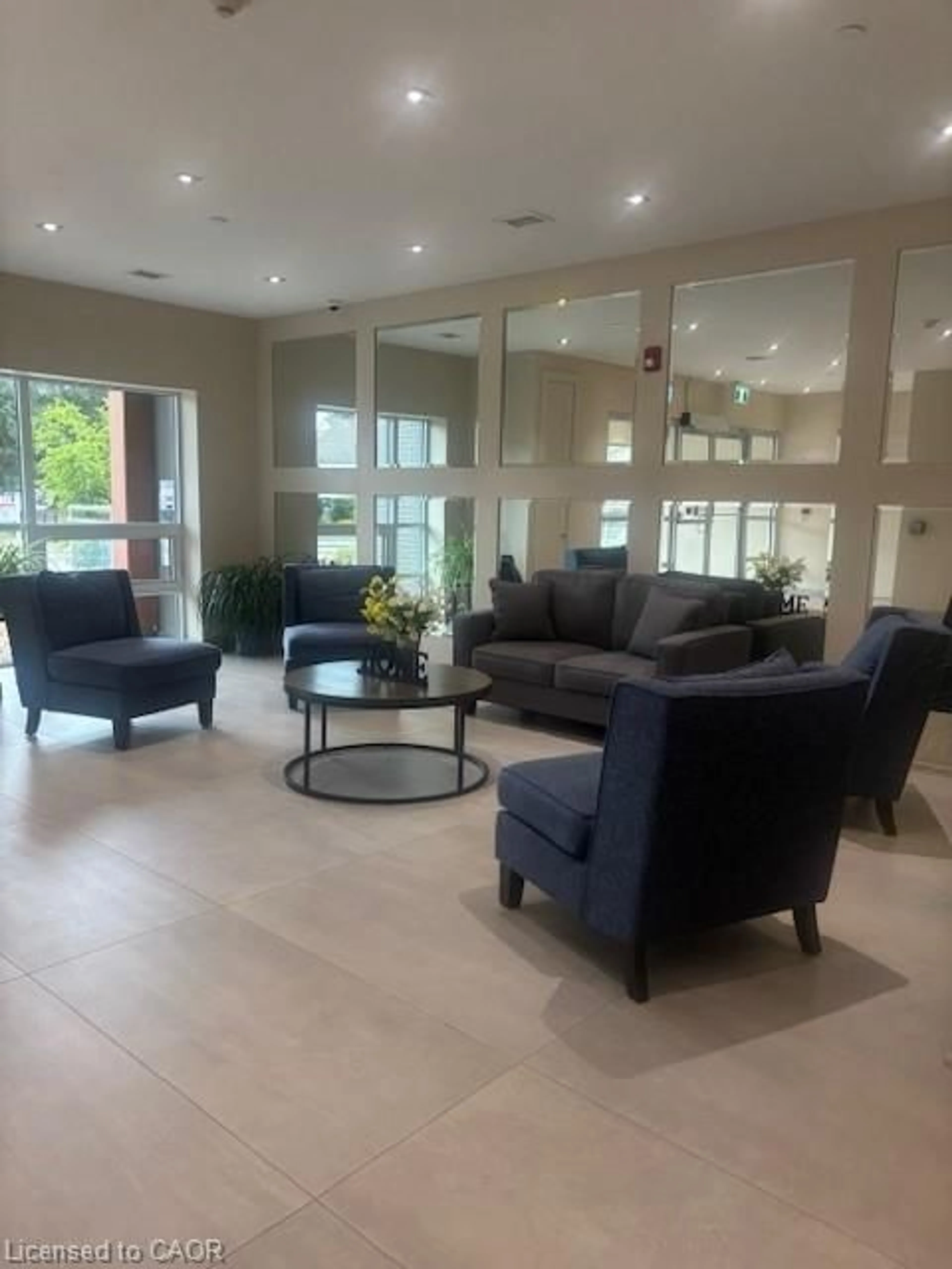 Lobby for 4040 Upper Middle Rd #101, Burlington Ontario L7M 0H2