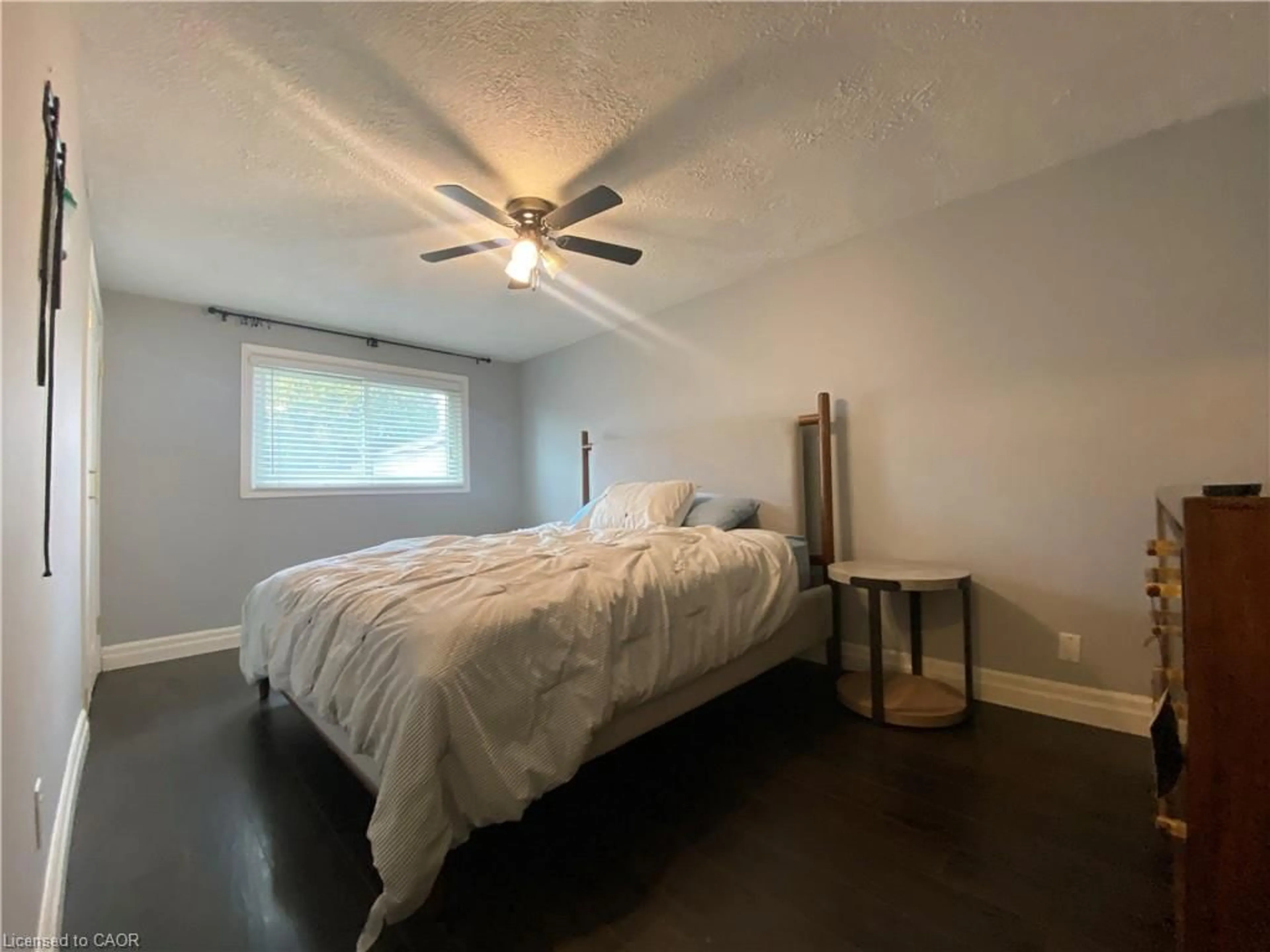 A pic of a room for 24 Queenslea Dr, Hamilton Ontario L8W 1G1