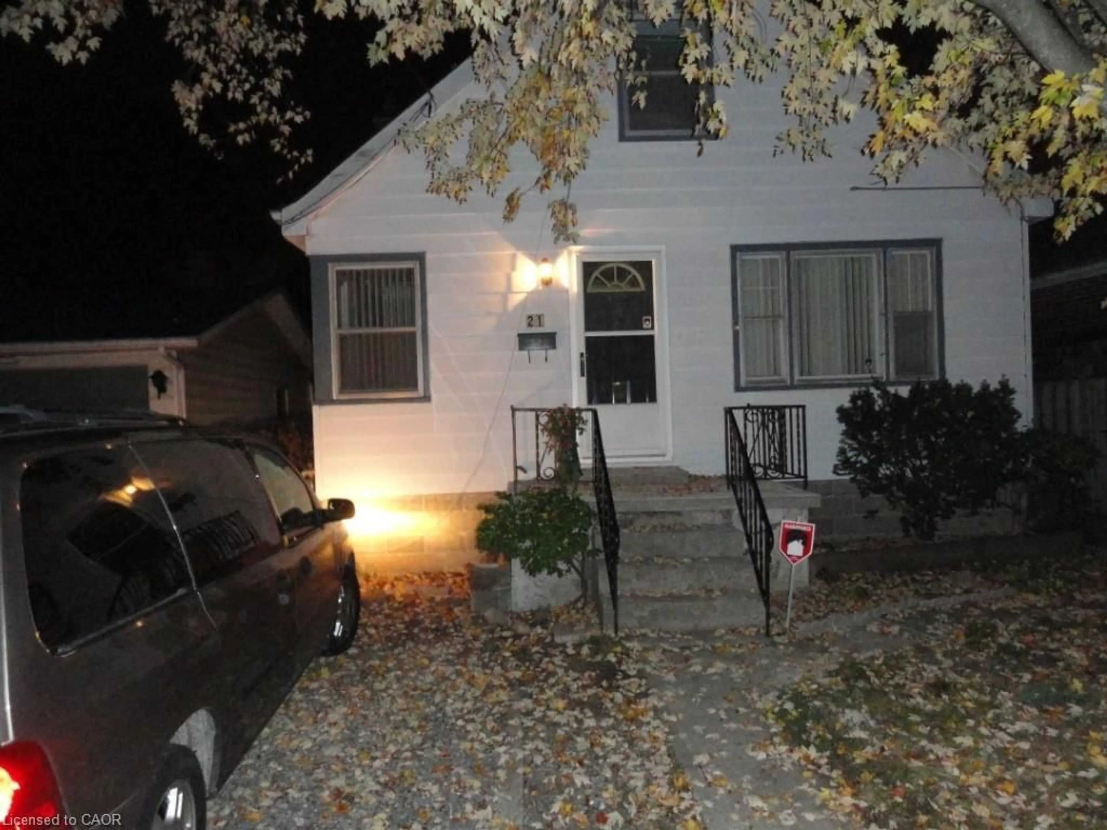 Patio, street for 21 West St, Dundas Ontario L9H 1J4