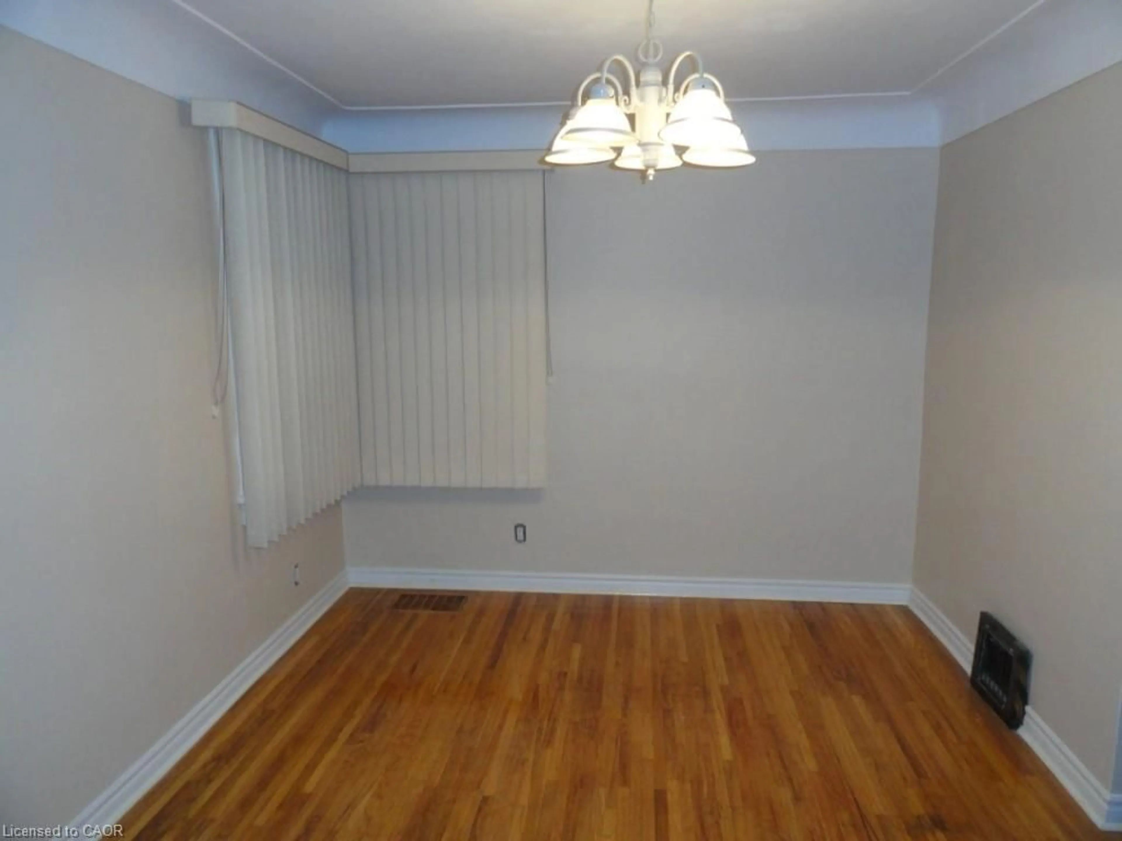 A pic of a room for 21 West St, Dundas Ontario L9H 1J4