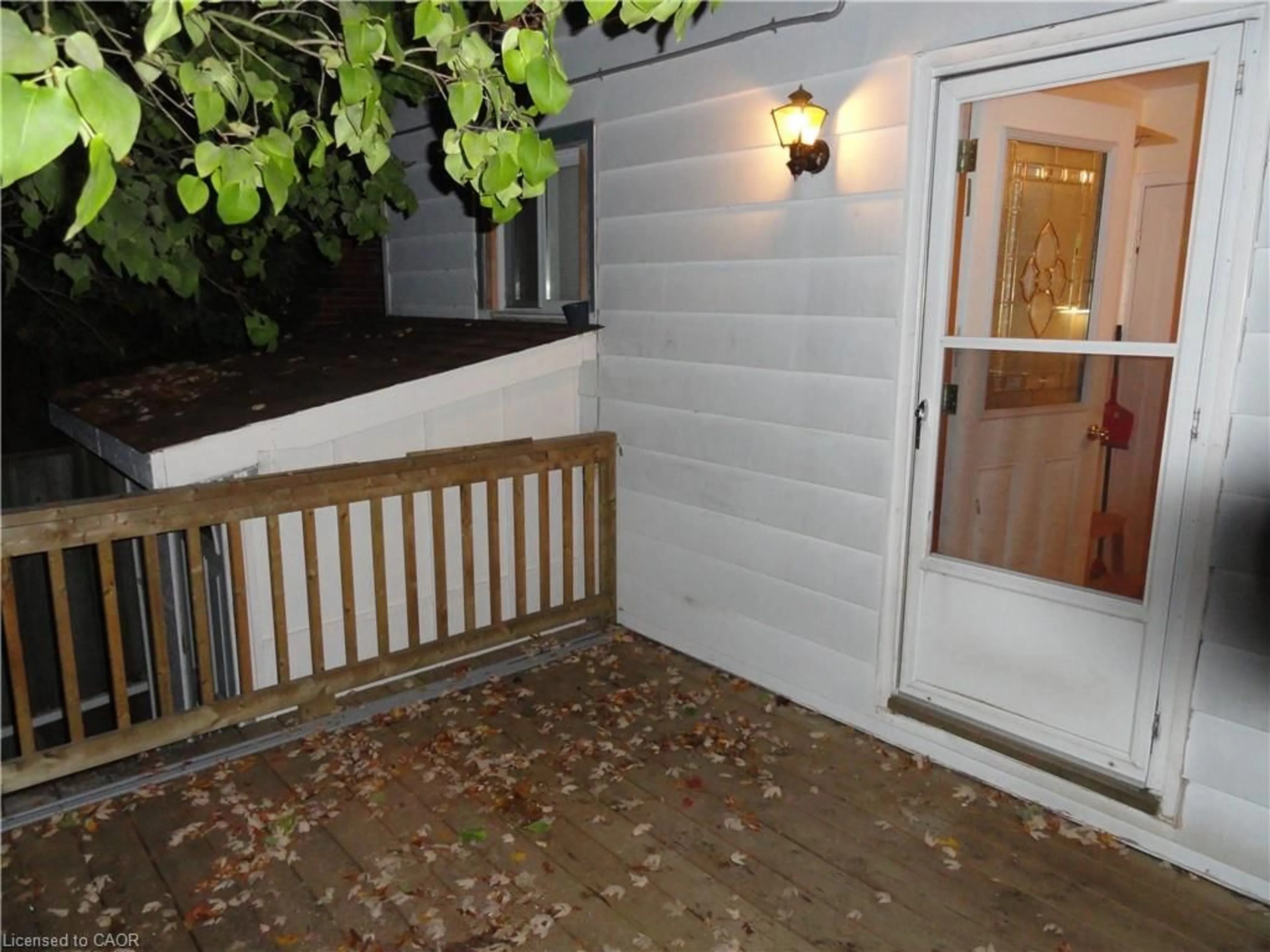 Patio, street for 21 West St, Dundas Ontario L9H 1J4