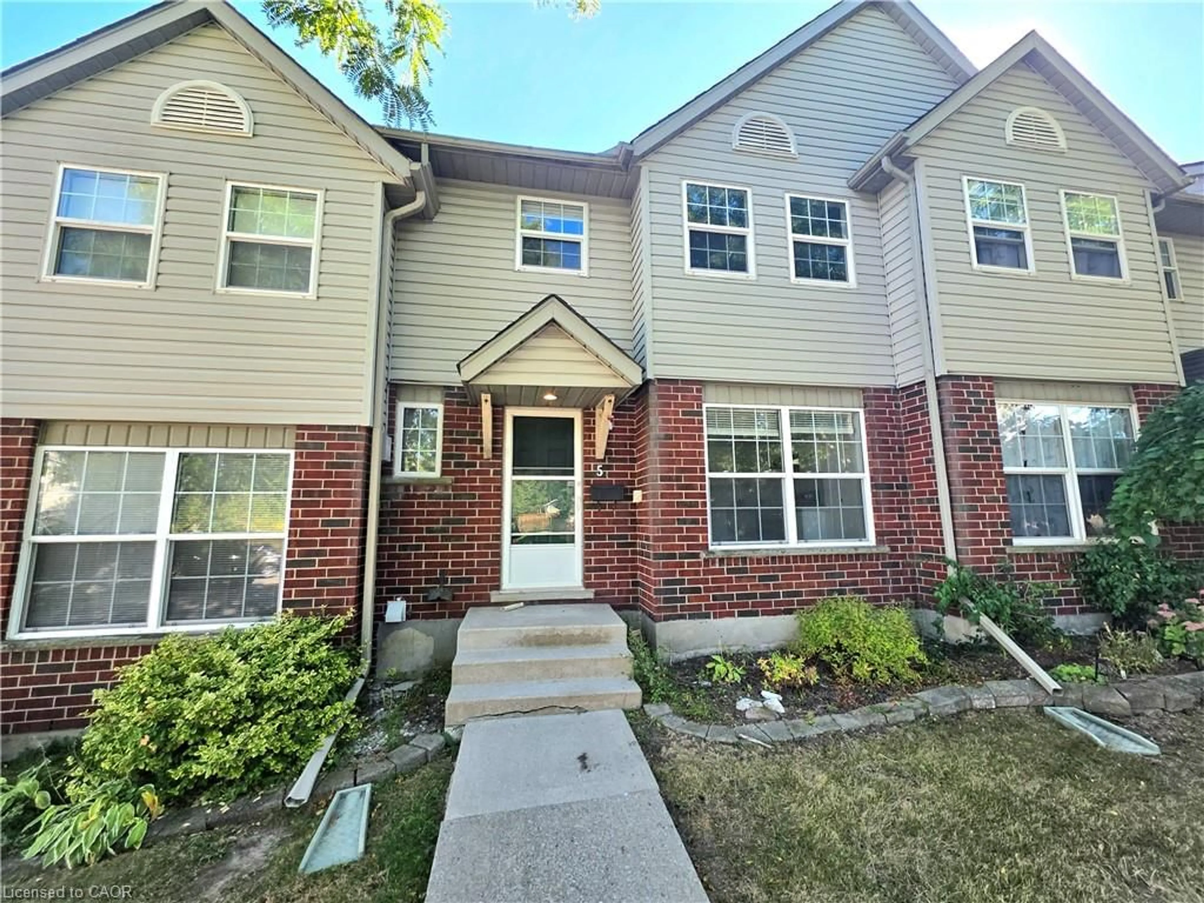 Home with brick exterior material, street for 26 Poplar Dr #5, Cambridge Ontario N3C 4A3