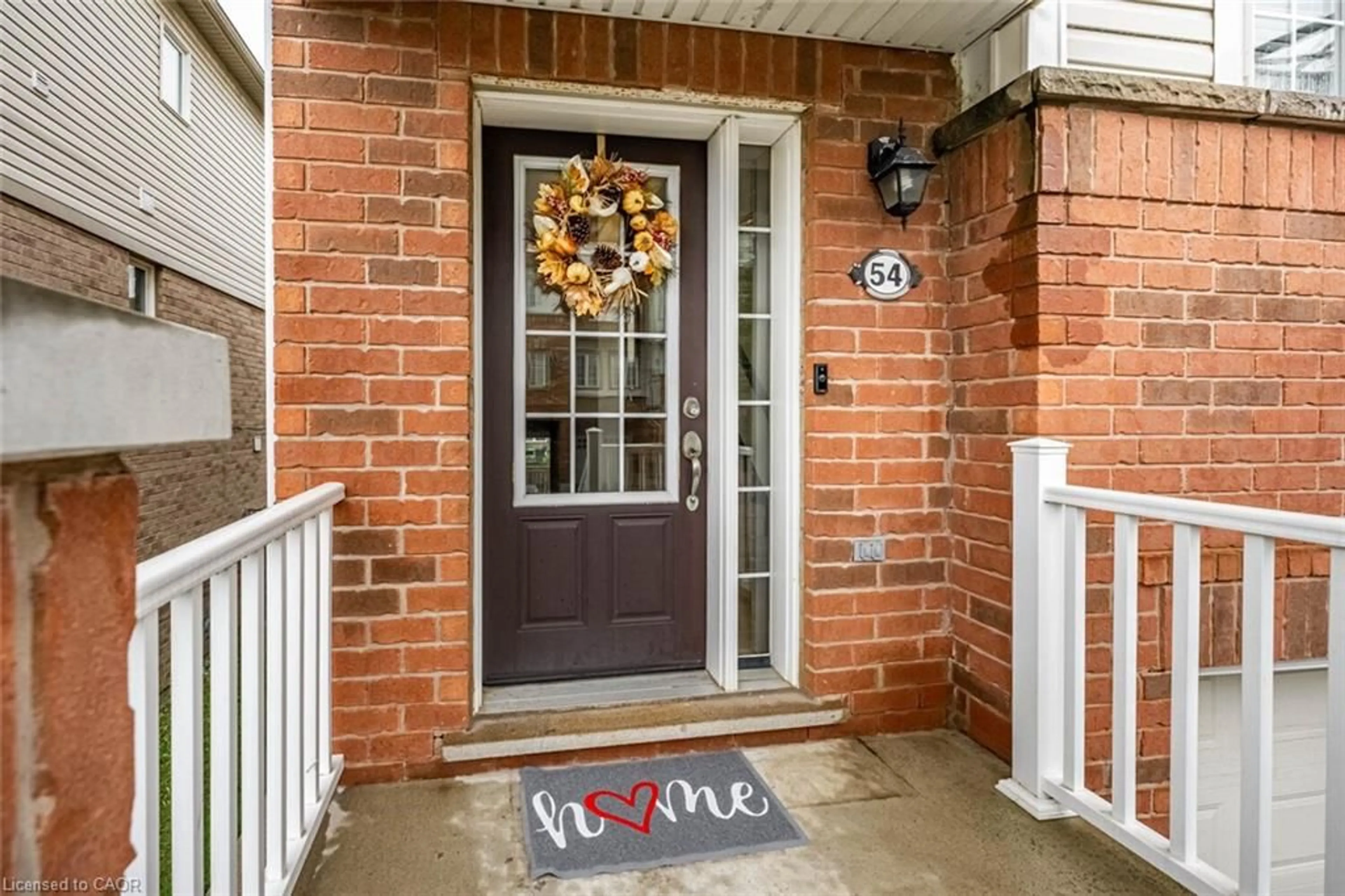 Indoor entryway for 7 Sirente Dr #54, Hamilton Ontario L9A 0B4