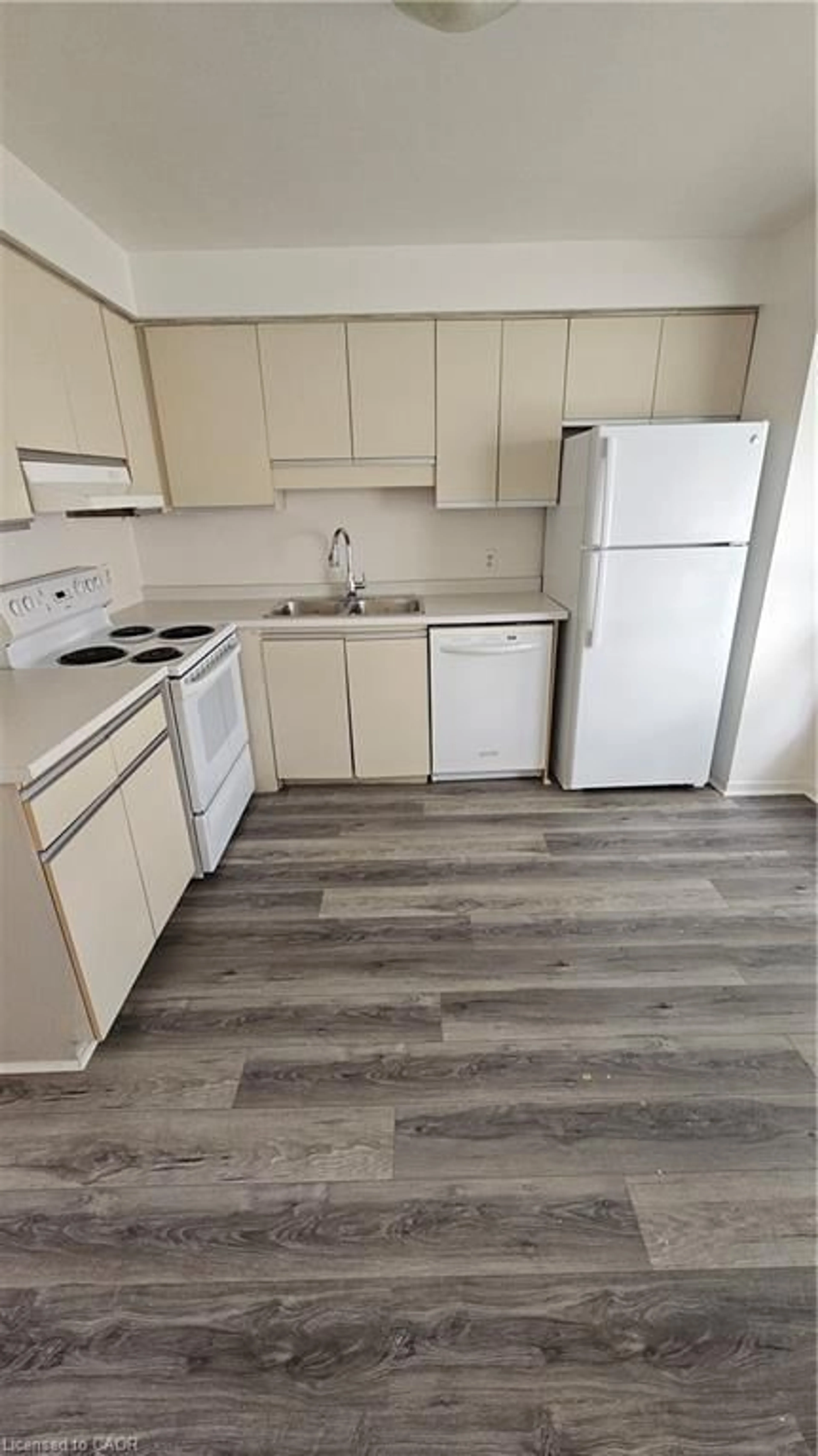 Standard kitchen, unknown for 595 Third Street St #51, London Ontario N5V 4A1