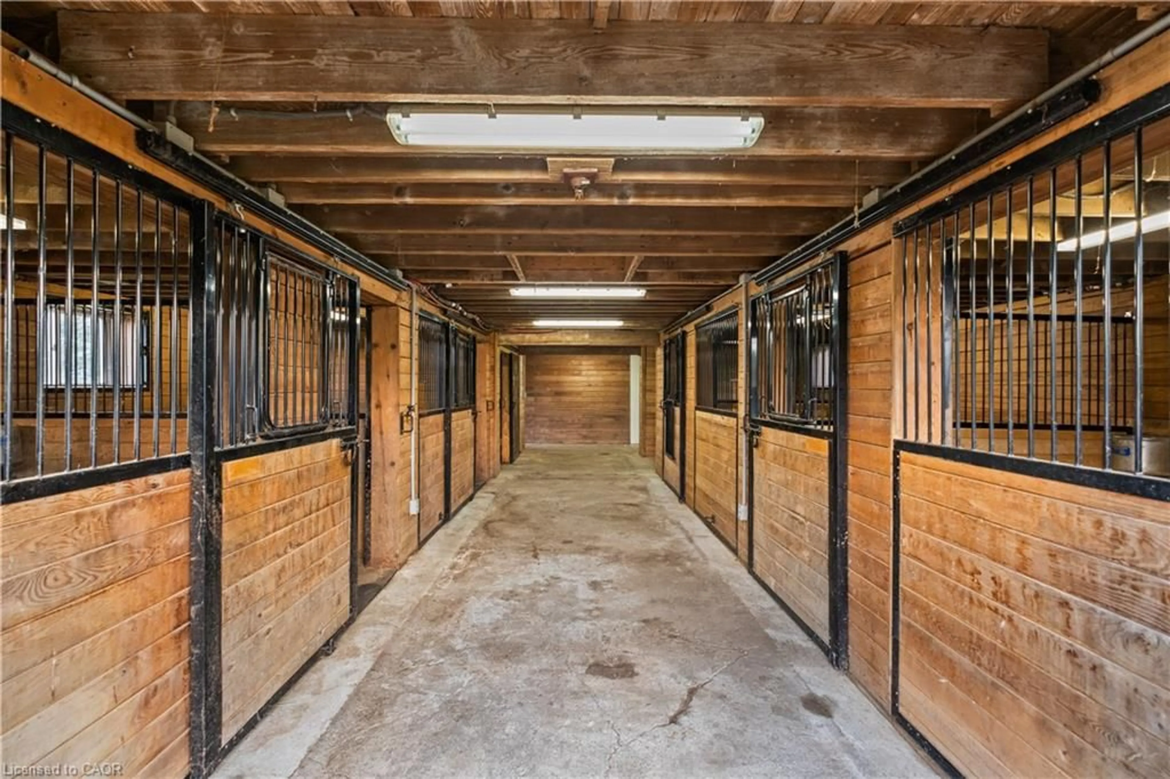 Indoor garage for 1532 Concession Rd 6, Flamborough Ontario N0B 1L0