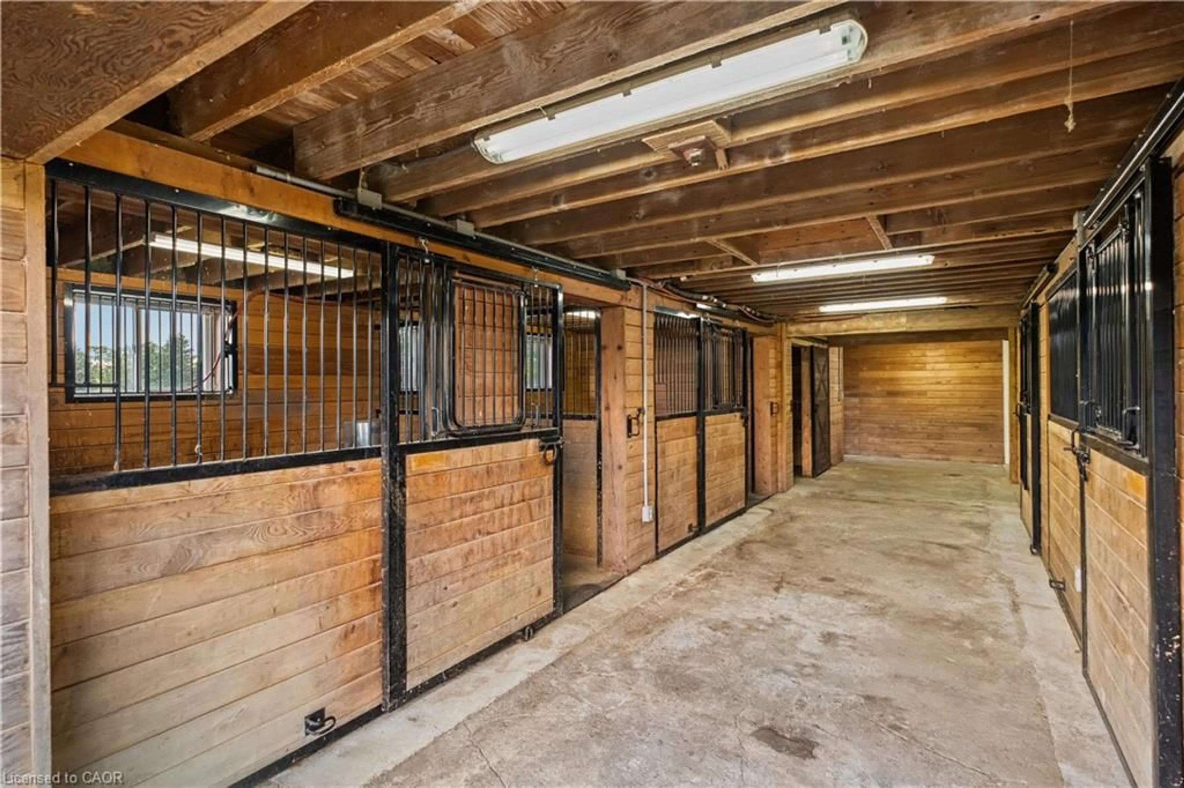 Indoor garage for 1532 Concession Rd 6, Flamborough Ontario N0B 1L0