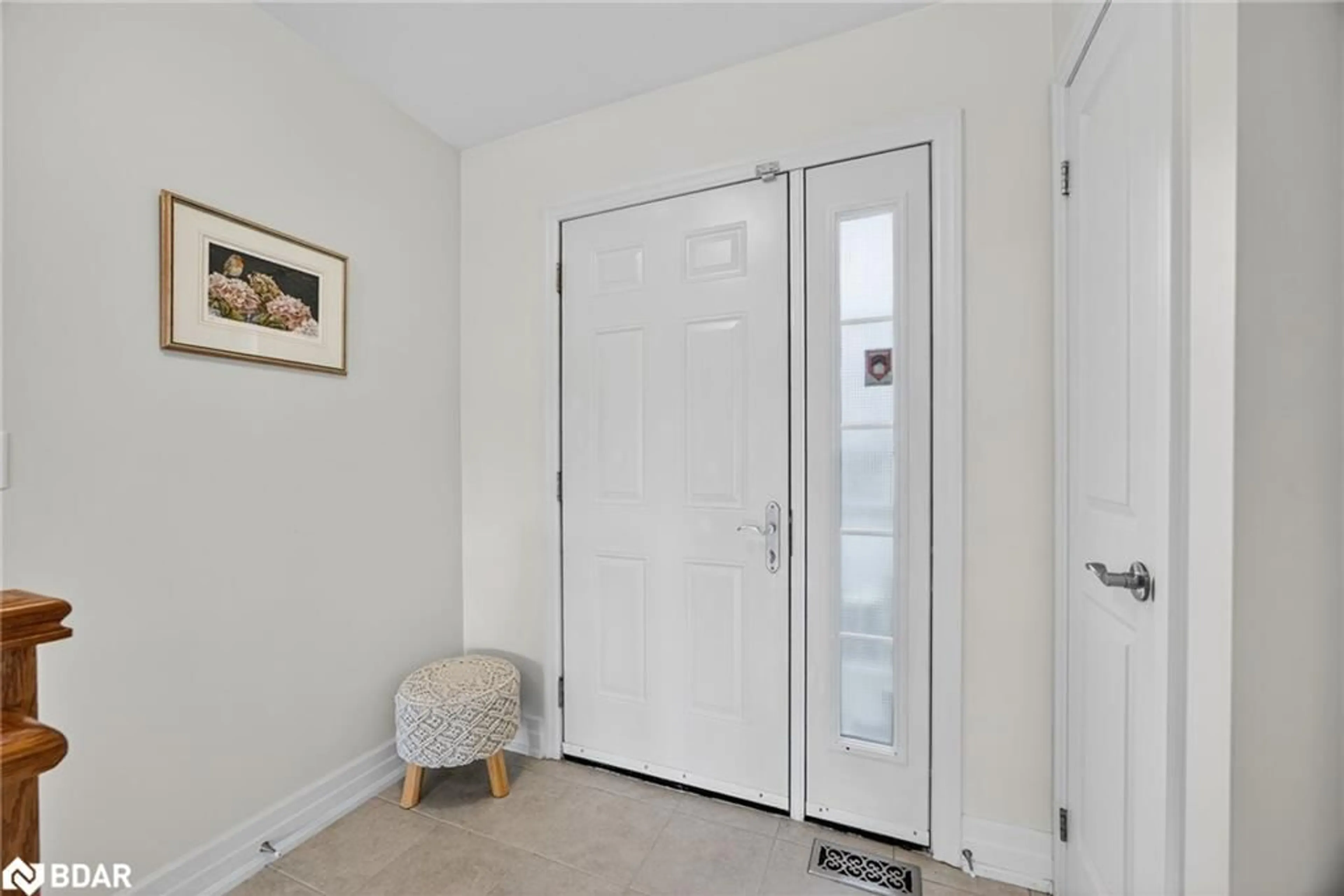 Indoor entryway for 64 River Road East Rd #3, Wasaga Beach Ontario L9Z 2L1