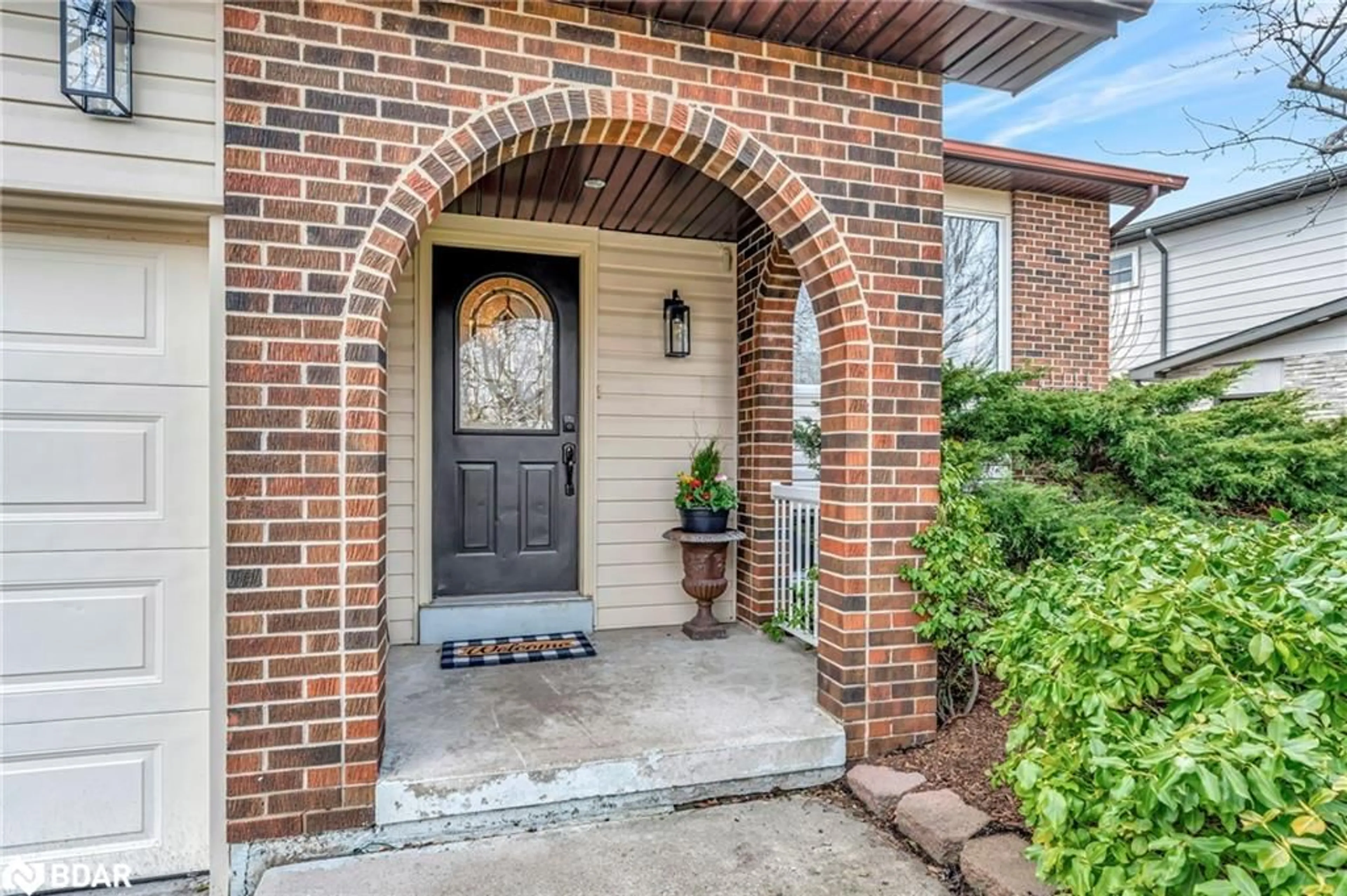 Home with brick exterior material, street for 780 Woodward Ave, Milton Ontario L9T 3T9