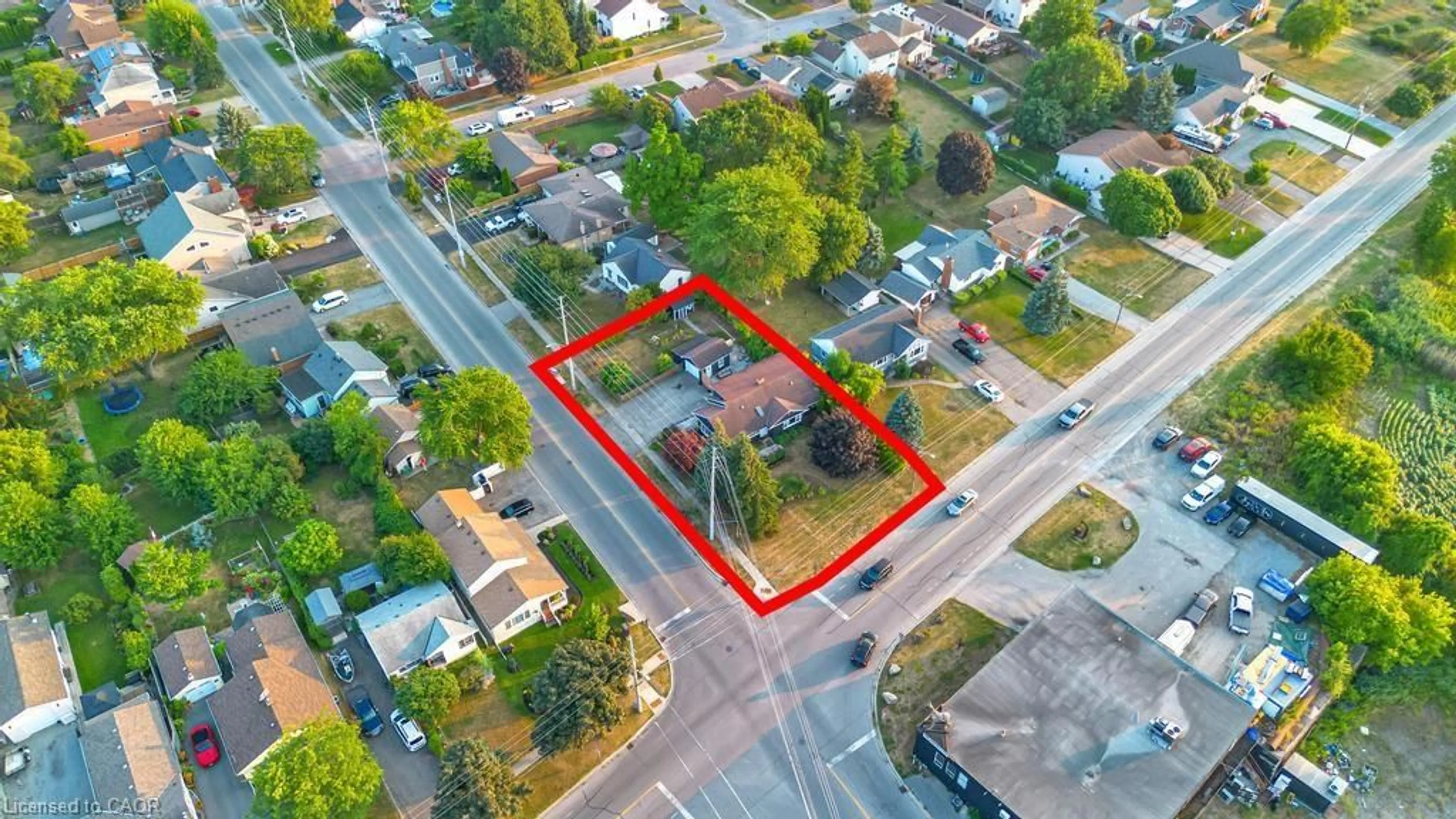 A pic from outside/outdoor area/front of a property/back of a property/a pic from drone, street for 331 St Paul St, St. Catharines Ontario L2R 6P7