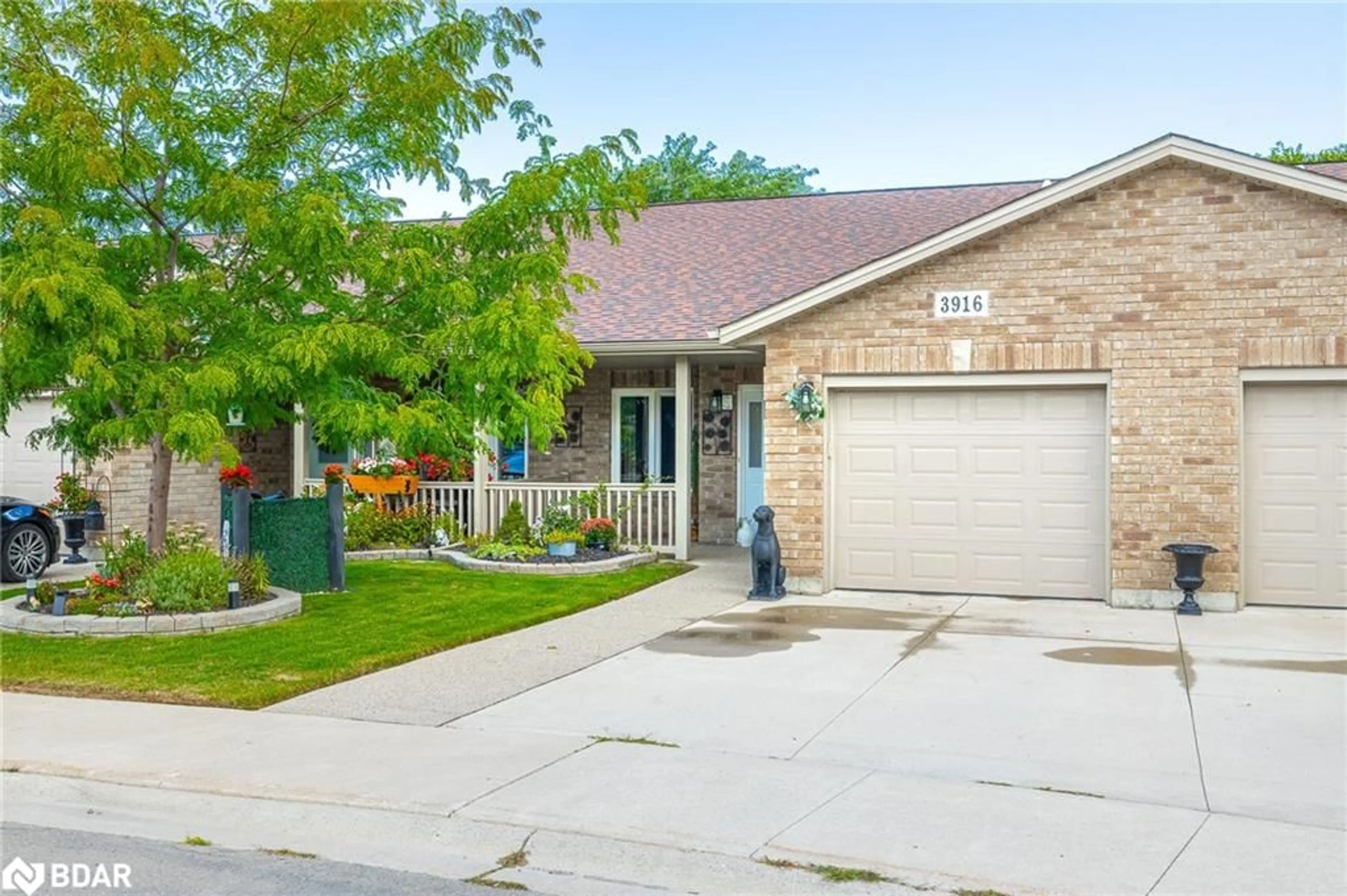 Home with brick exterior material, street for 3916 Trillium Cir, Vineland Ontario L0R 2C0
