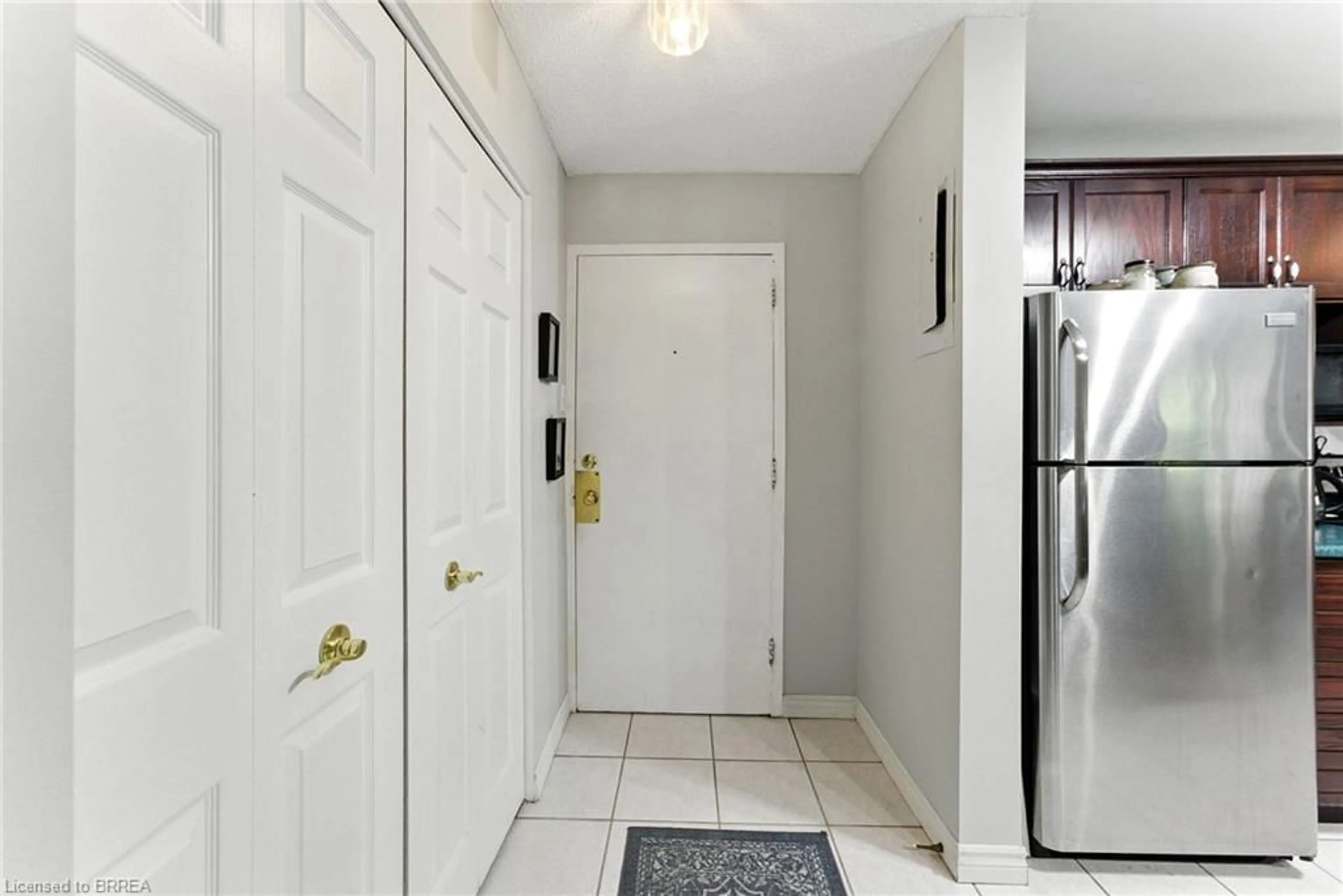 Indoor entryway for 612 Grey St #7, Brantford Ontario N3S 4Y1