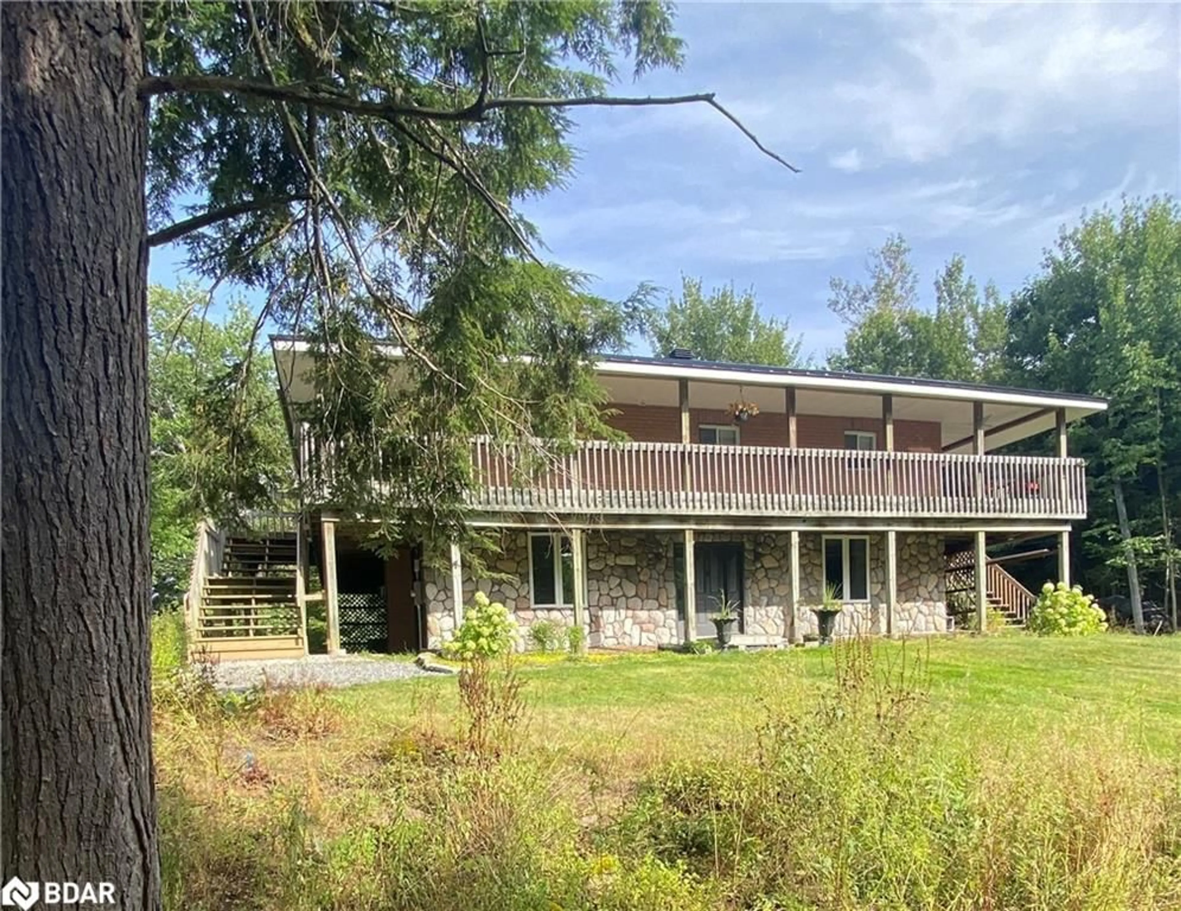 A pic from outside/outdoor area/front of a property/back of a property/a pic from drone, building for 2831 141 Hwy, Utterson Ontario P0B 1M0
