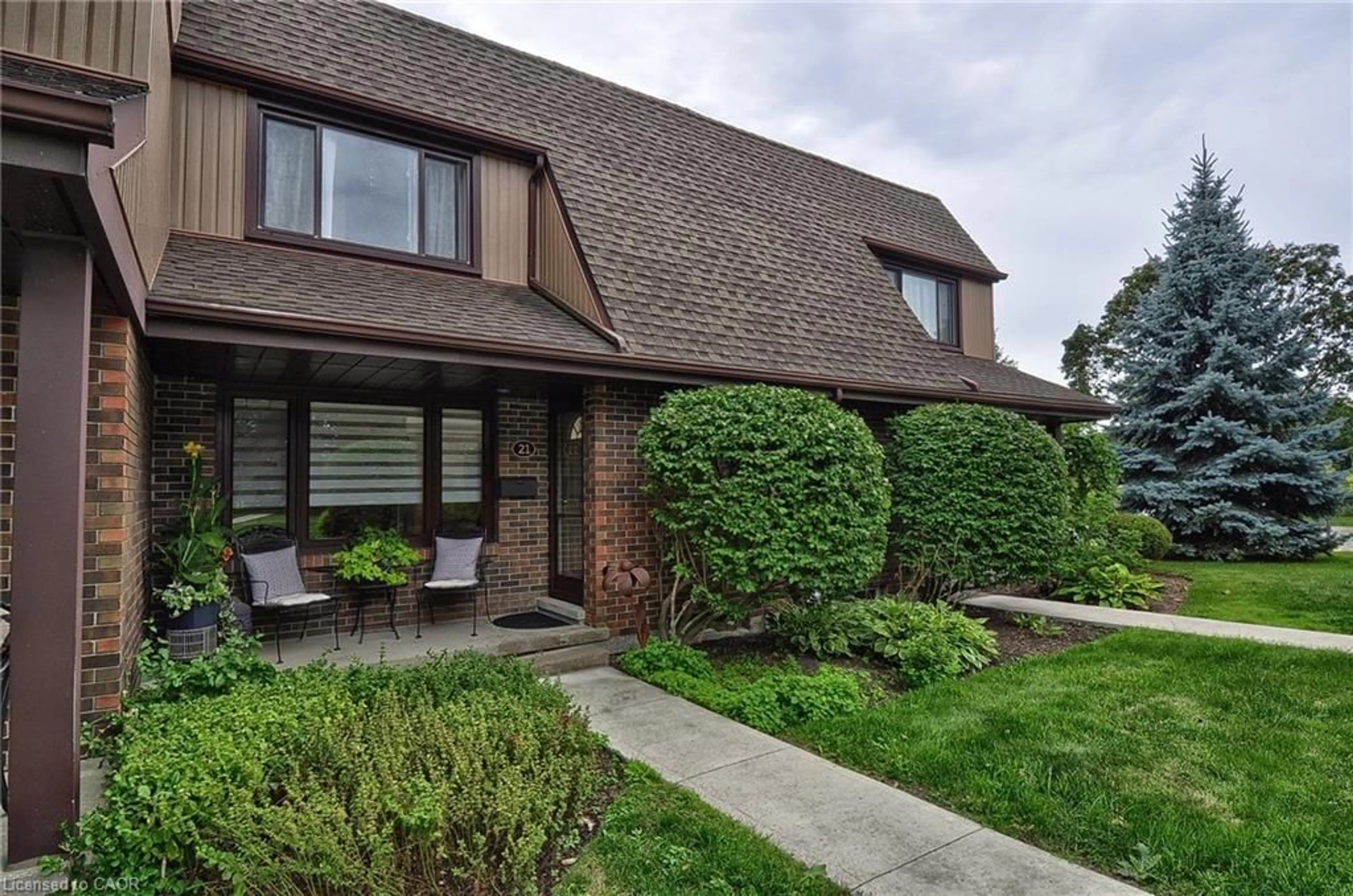 Home with brick exterior material, street for 279 Sandowne Dr #21, Waterloo Ontario N2K 2C1