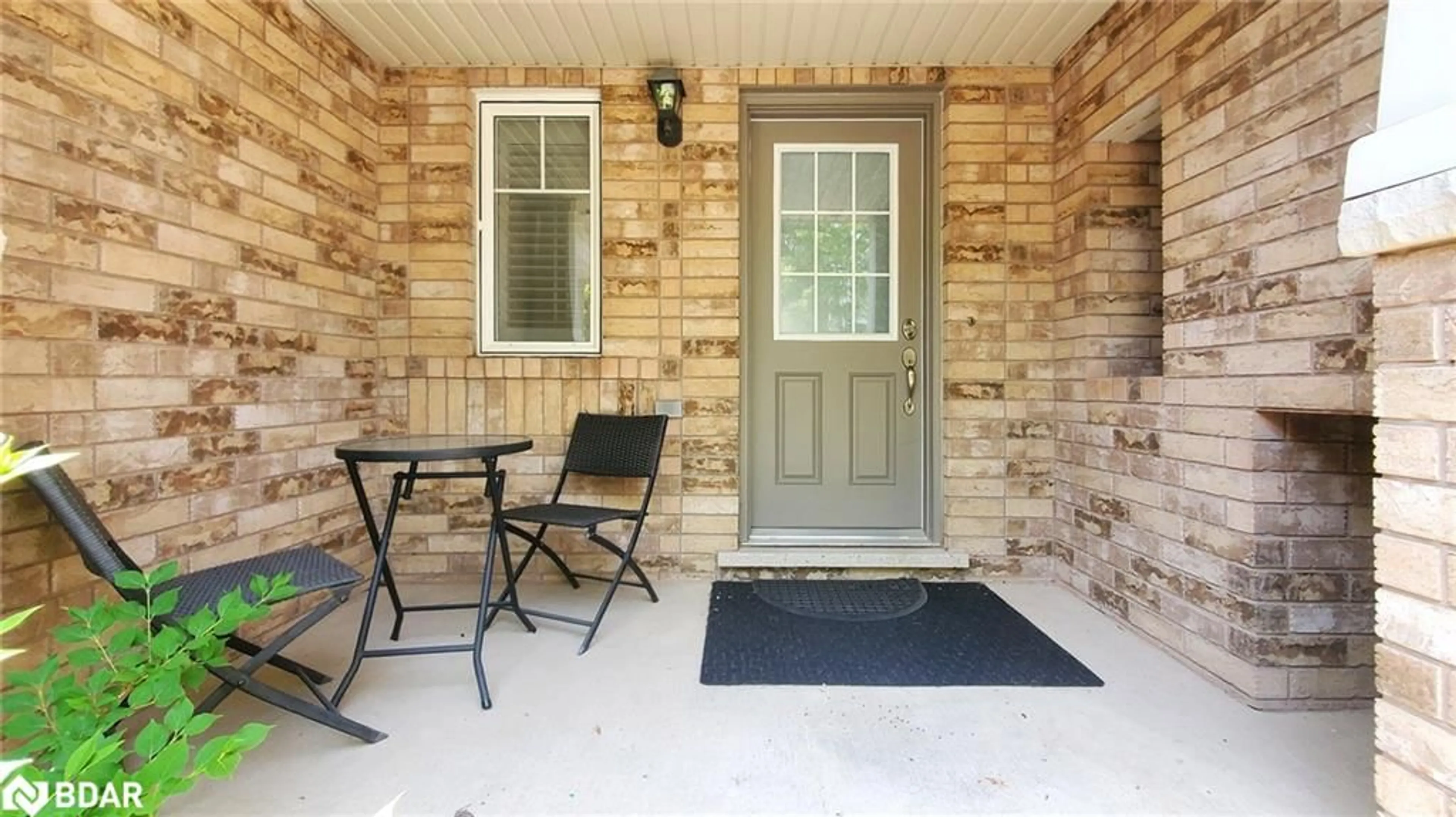Patio, street for 721 Shortreed Cres, Milton Ontario L9T 0E7