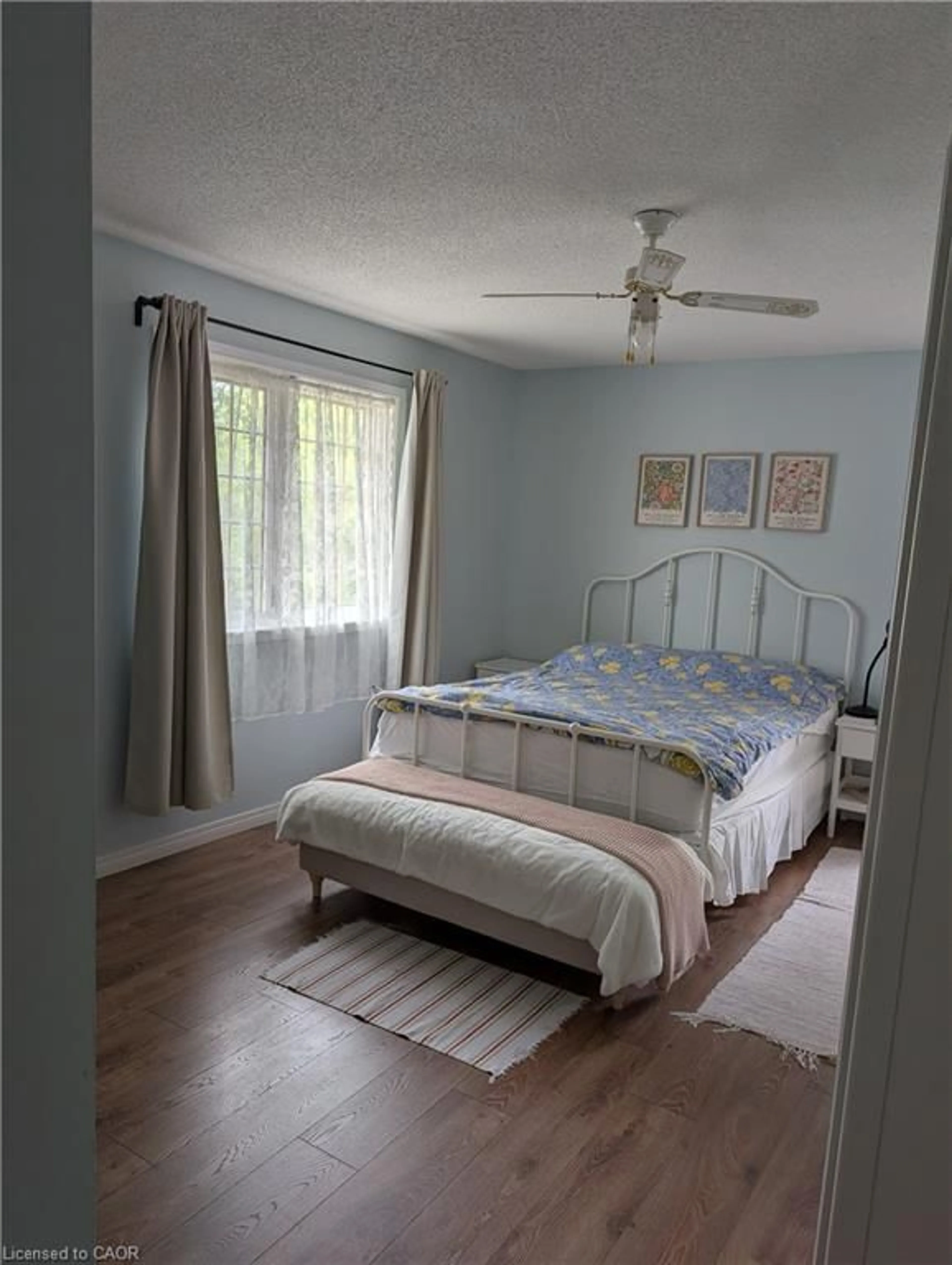 Bedroom with bed, unknown for 1 Renata Crt, Dundas Ontario L9H 6X1