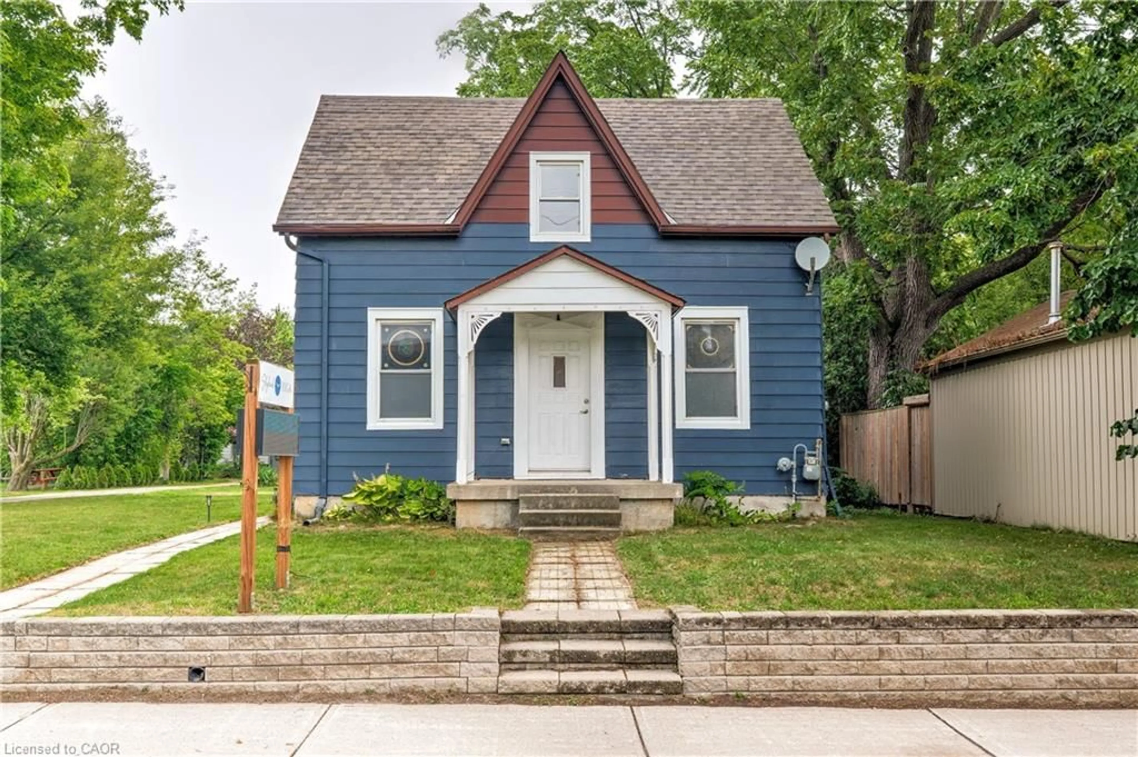 Home with vinyl exterior material, street for 3038 Binbrook Rd, Hamilton Ontario L0R 1C0