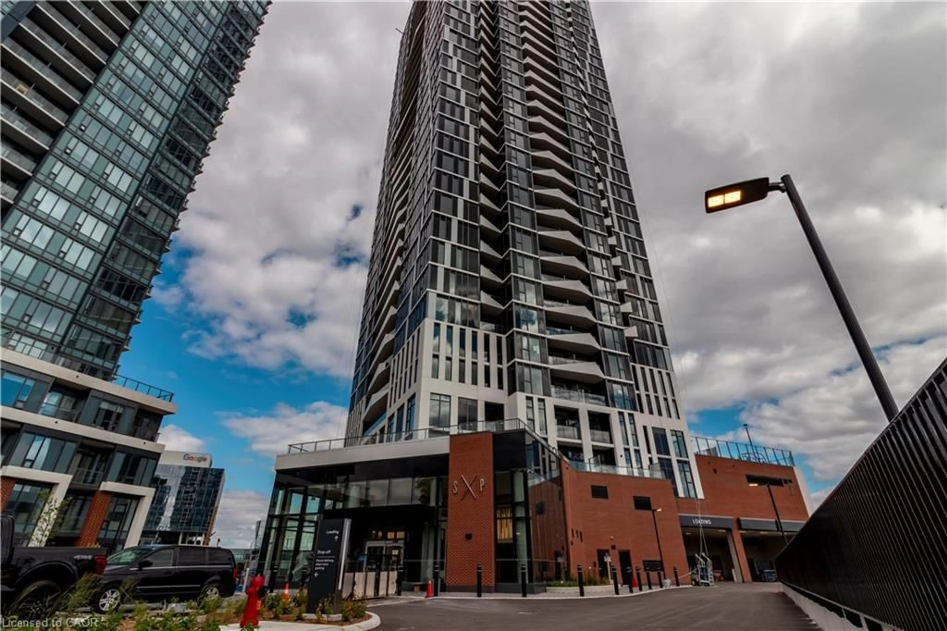 Patio, unknown for 25 Wellington St #1506, Kitchener Ontario N2G 0G5