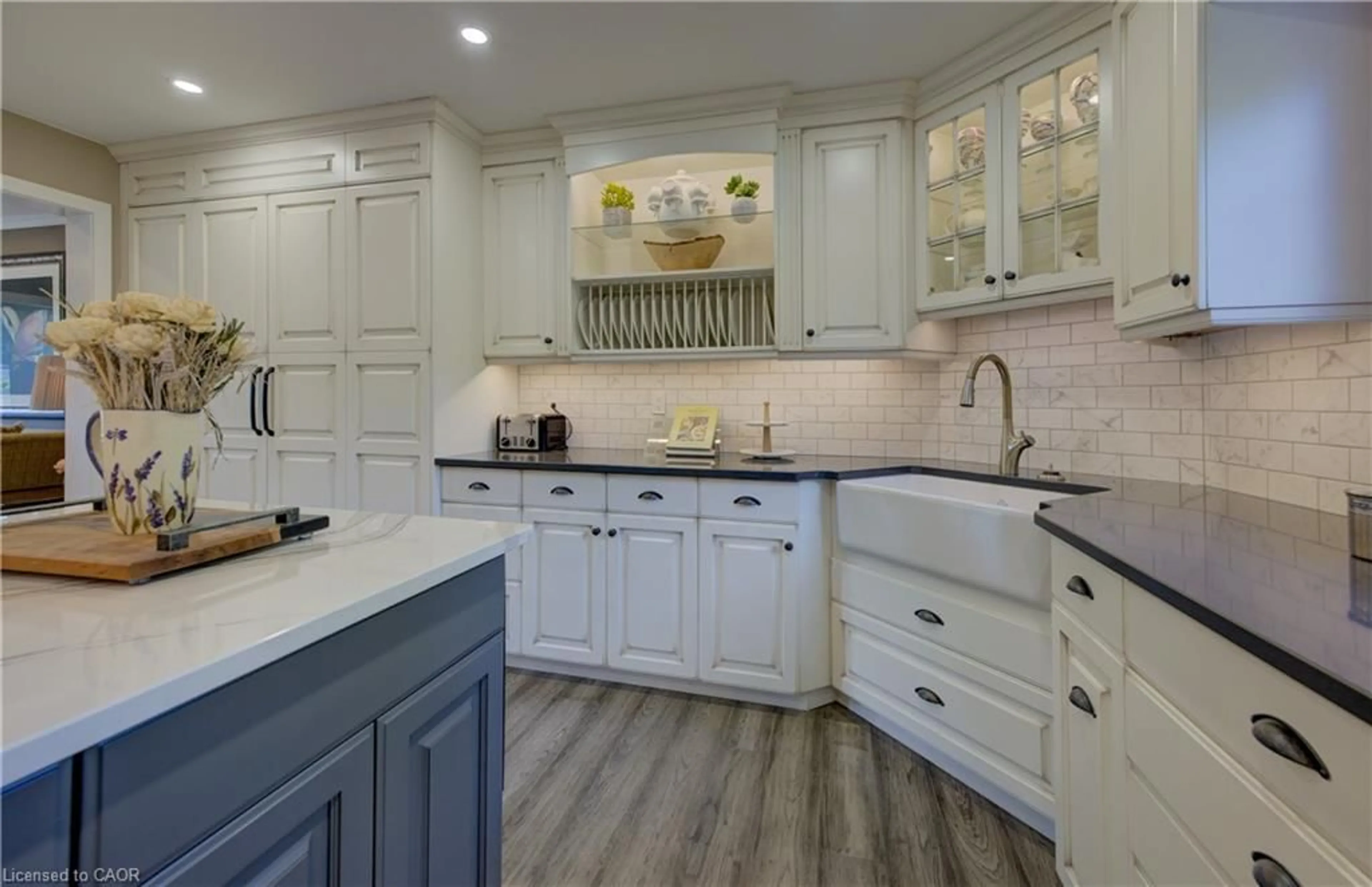 Open concept kitchen, ceramic/tile floor for 364 Stanley St, Ayr Ontario N0B 1E0