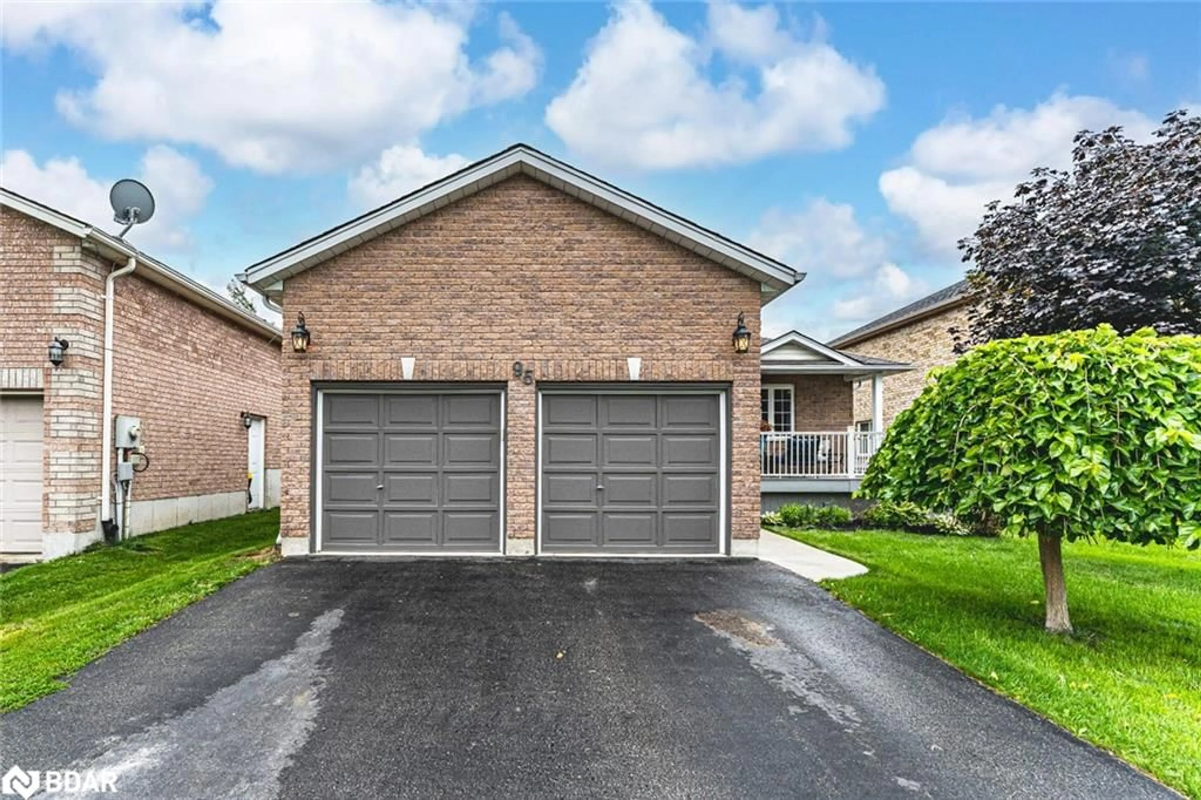 Home with brick exterior material, street for 95 Crompton Dr, Barrie Ontario L4M 6P1