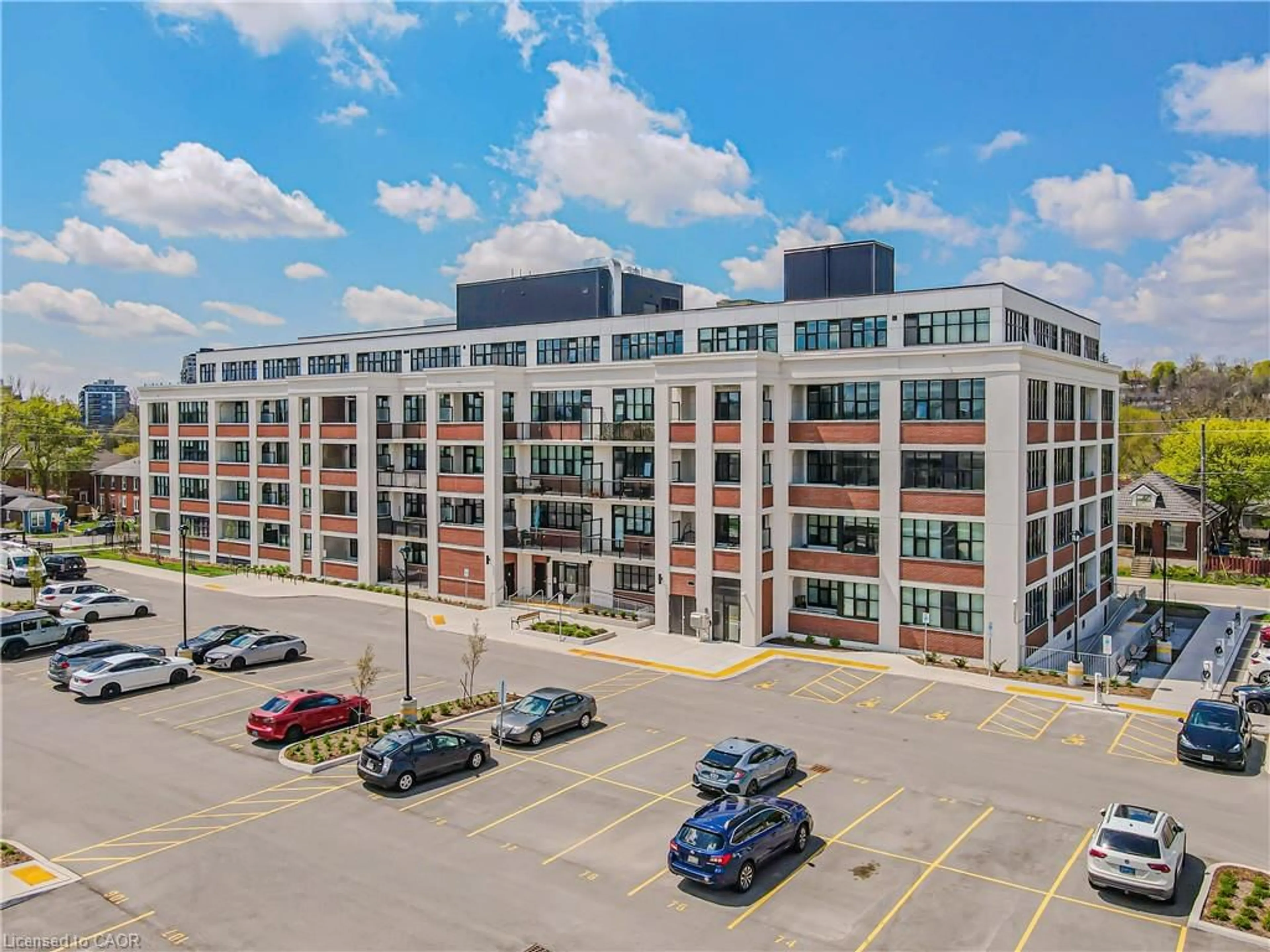 A pic from outside/outdoor area/front of a property/back of a property/a pic from drone, building for 120 Huron St #528, Guelph Ontario N1E 0T8